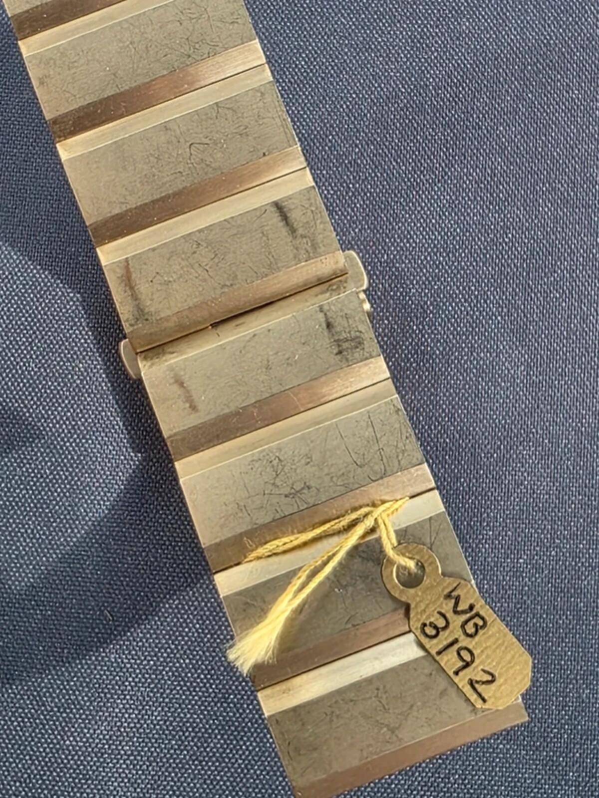 Retro y2k levis futuristic gold watch