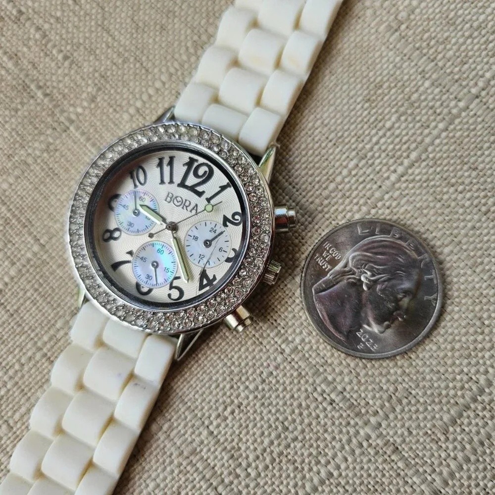 Bora Wristwatch Crytals Accent Bezel Fashion Analog Quartz Women Wrist Watch