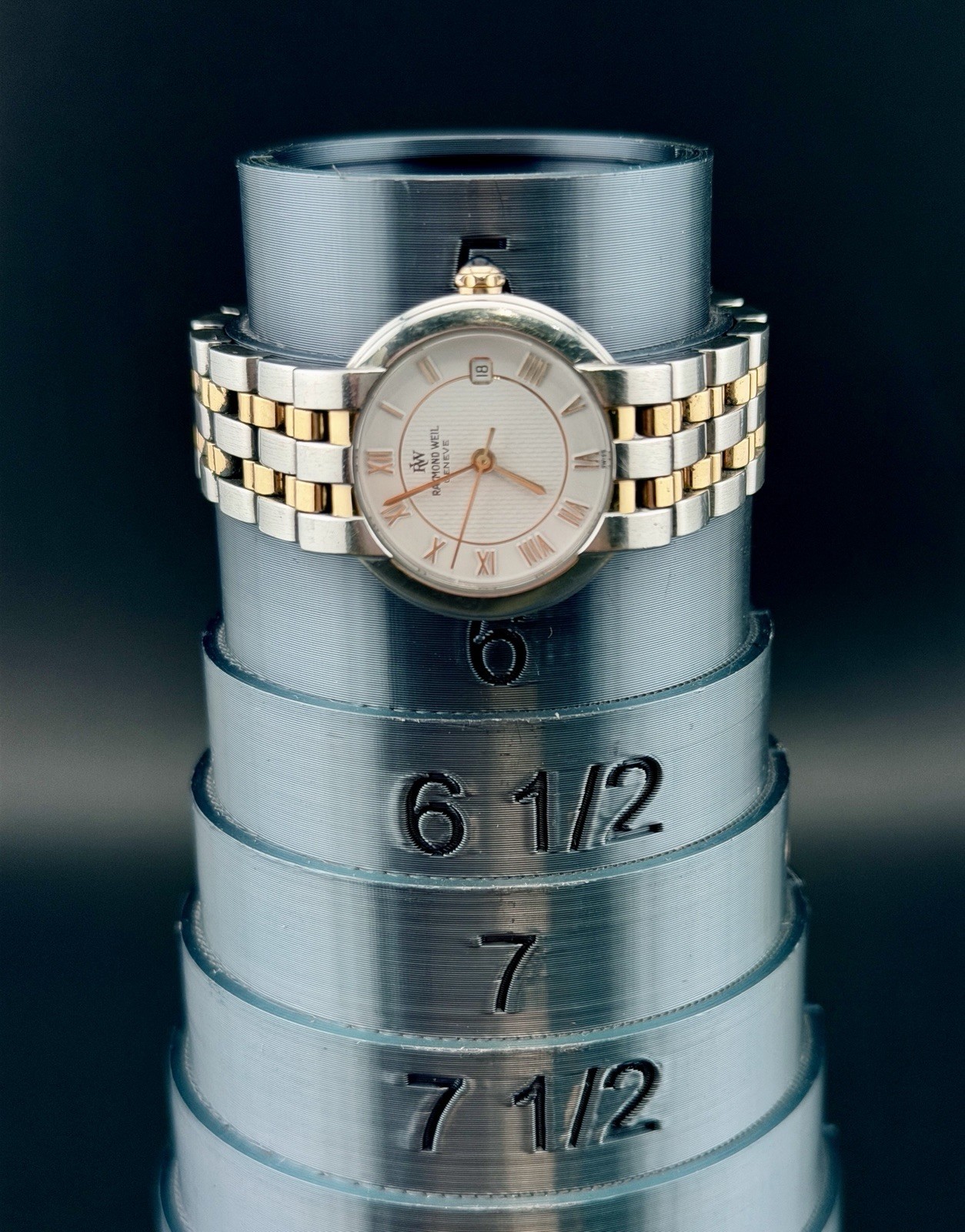 Working Ladies Classic Raymond Weil Geneve 2 Tone Watch W/Date Window 9970 L3