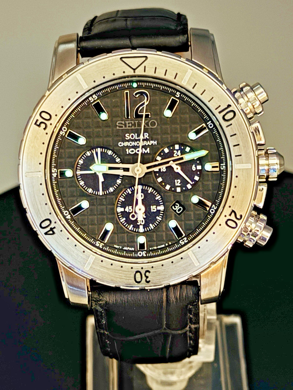 Seiko Solar Chronograph Watch Black Dial Date SSC245 Stainless Steel 45mm 2013