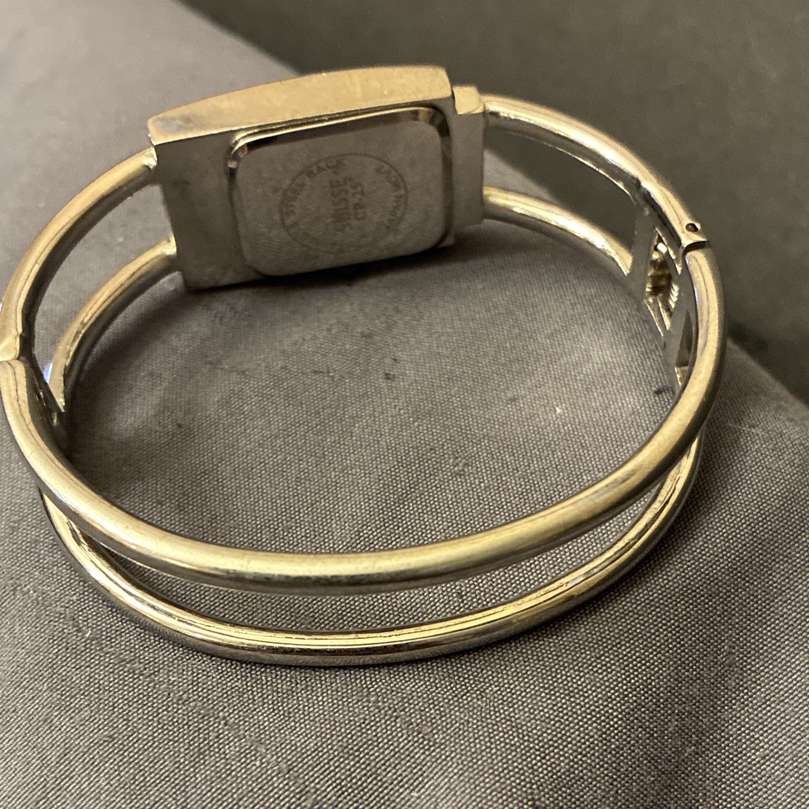 Suisse CP-25 Women’s Quartz Analog Silver Tone Bangle Rectangle Watch