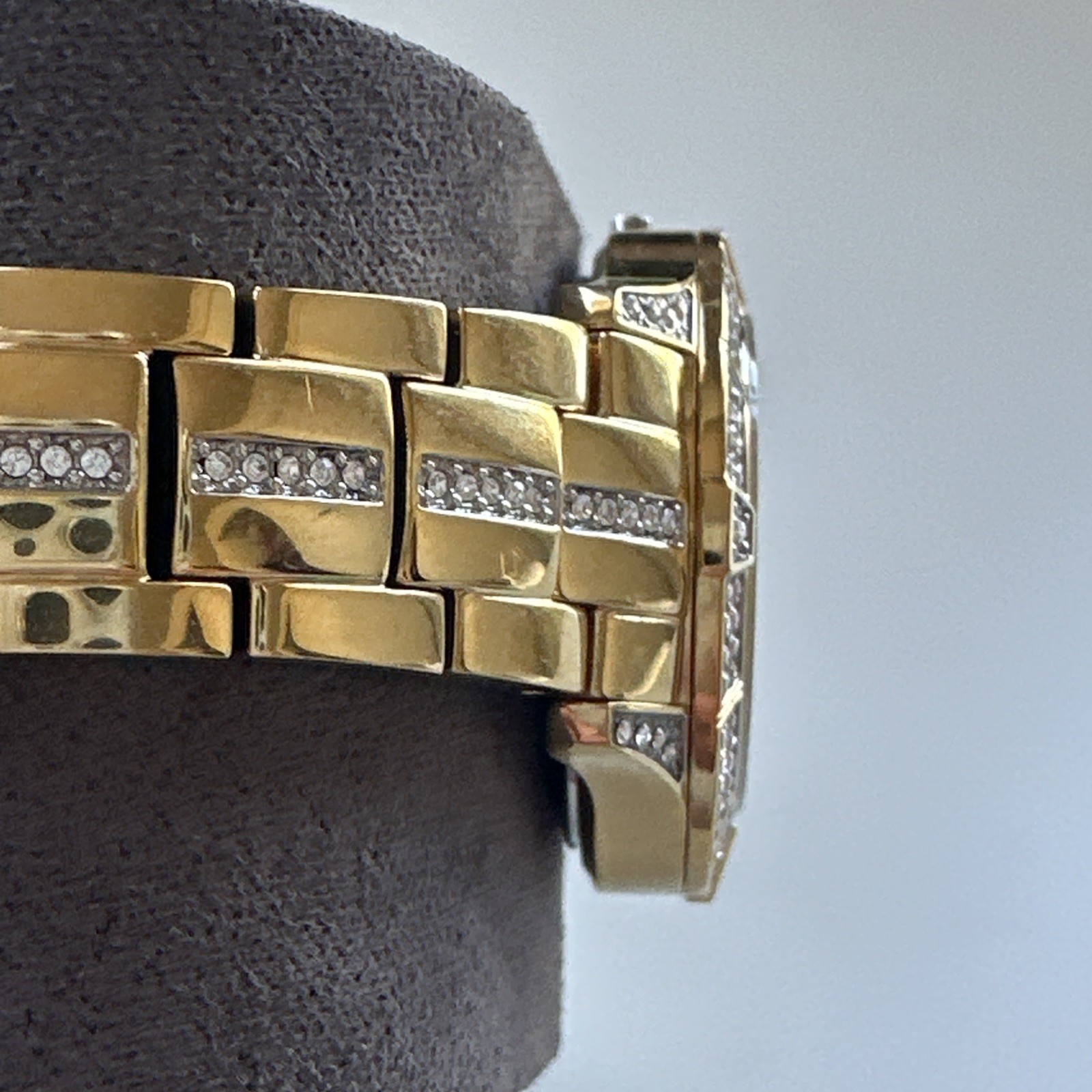 Bulova Womens Quartz Crystal Accent Gold-Tone 30.5mm Watch 98L283 *NO STEM/CROWN