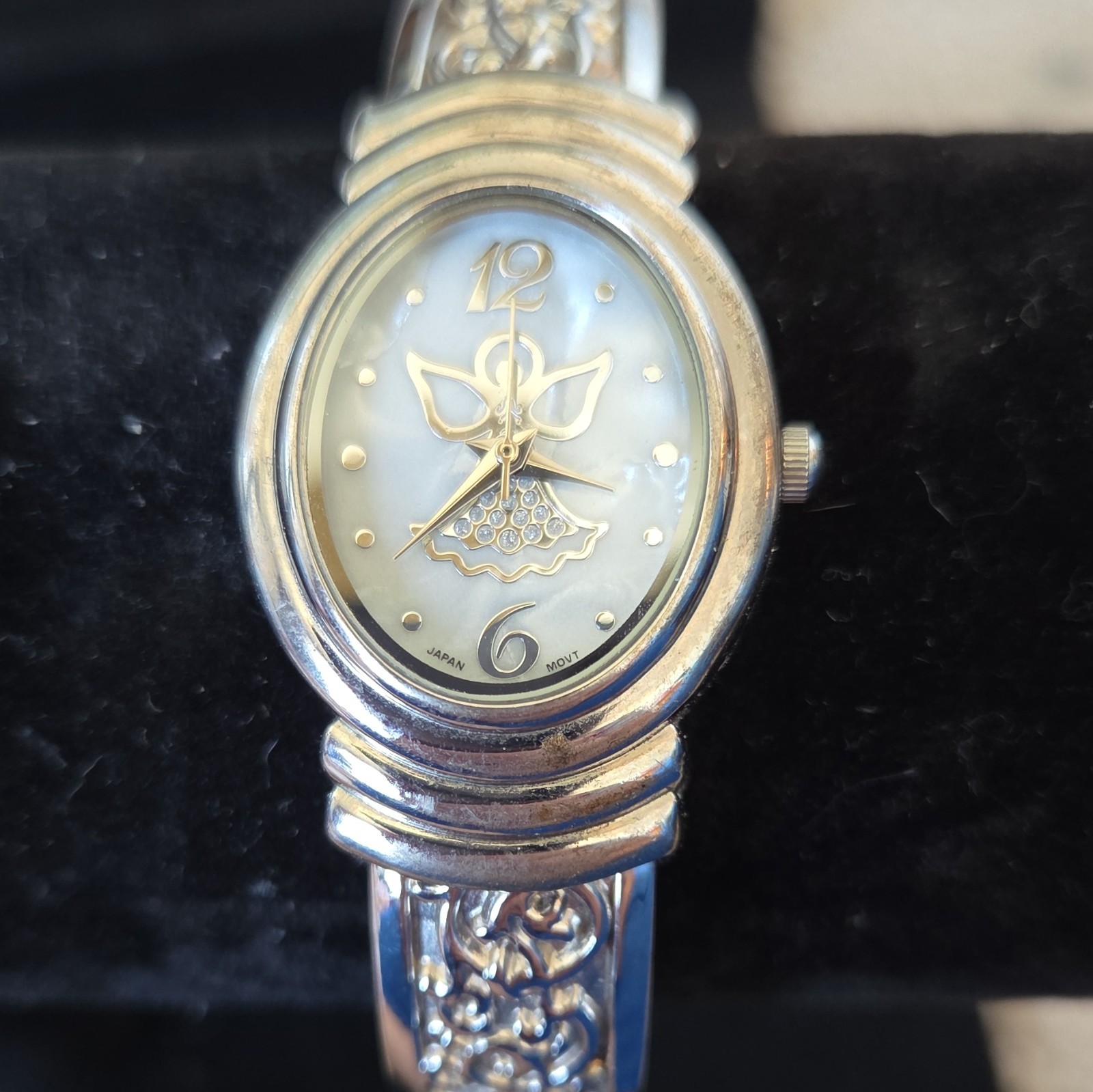 Women’s Quartz Analog Dress Wristwatch Oval Silver Bangle White Angel Dial
