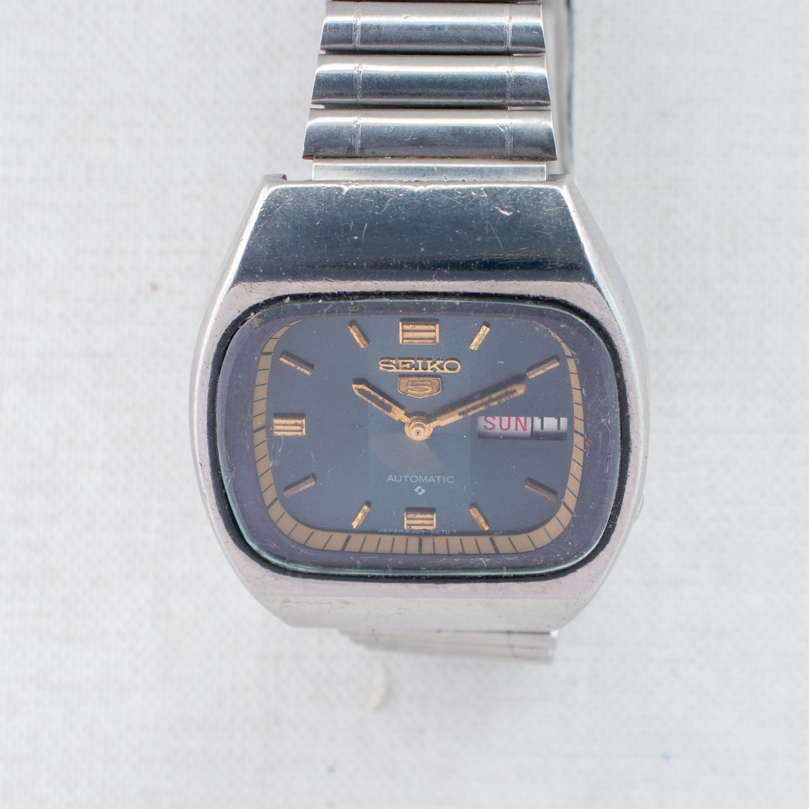 Vintage Seiko 5 Automatic Watch Dark Blue Dial with Gold Accents 6309-522A MINT