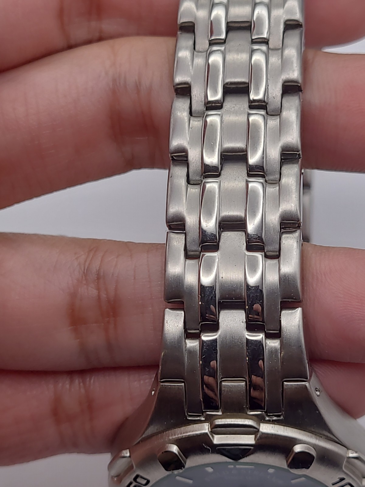 Field And Stream Outdoors Adventures Watch Men Silver Tone New Battery Working