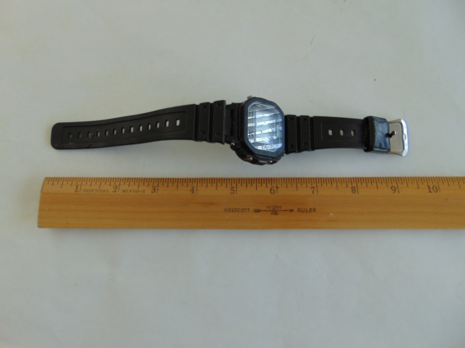 Vintage Casio G-Shock DW-5600E Illuminator Digital Watch 200M Alarm Chrono *READ