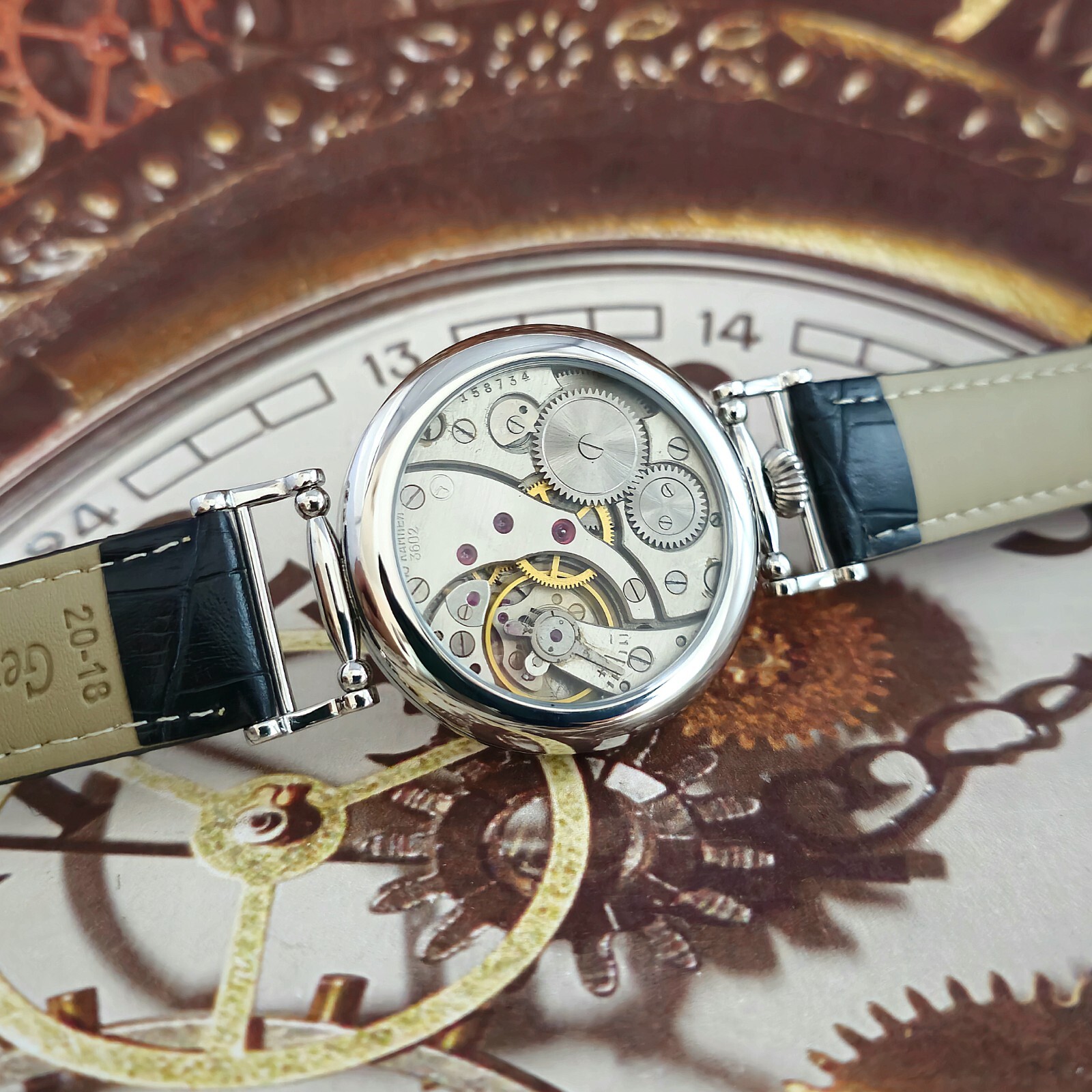 Watch USSR MARRIAGE 3602 Rare Dial Vintage mechanism MOLNIJA 18 Jewels