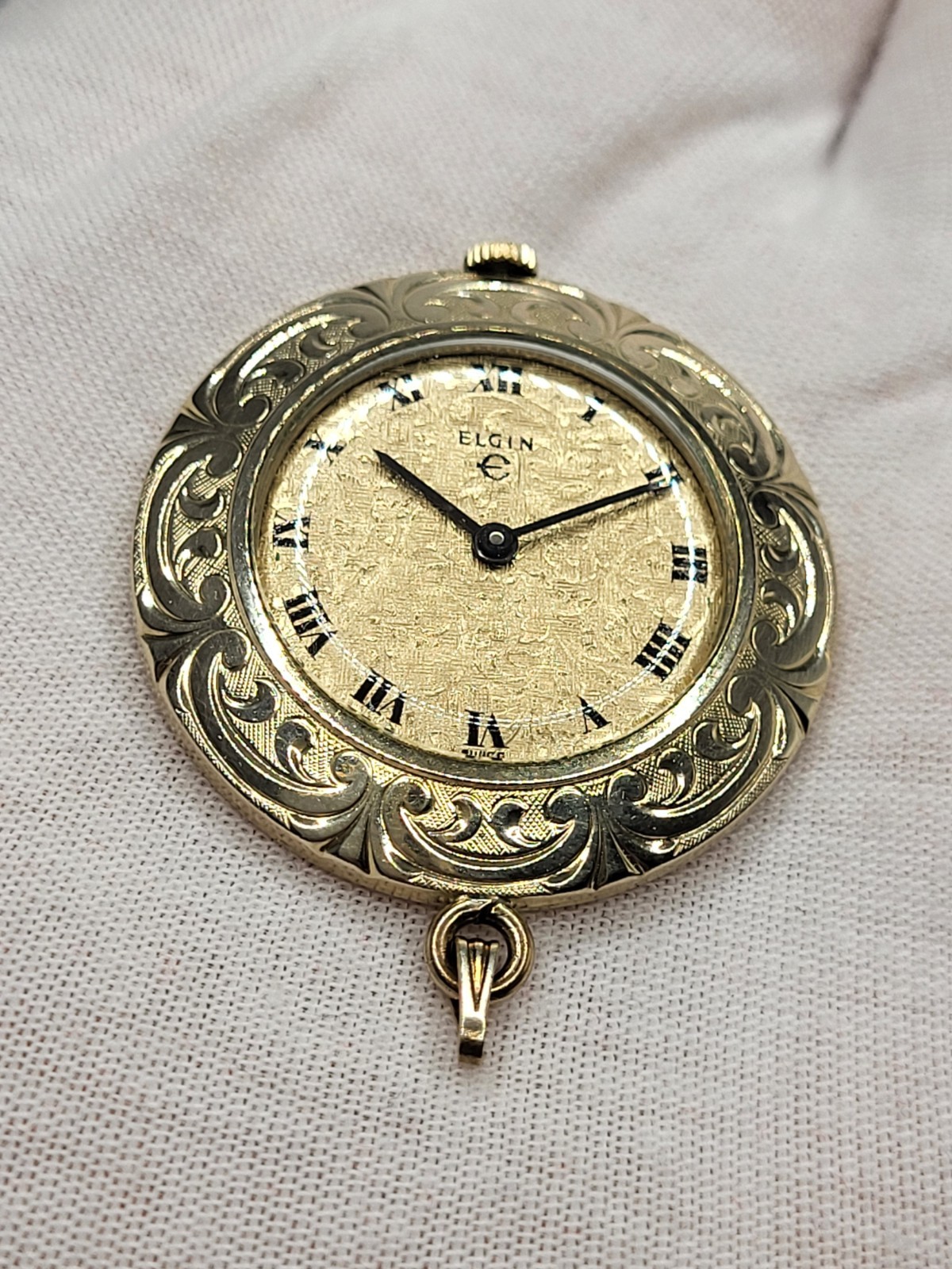 Swiss [MINT, WORKS] Elgin 34mm RARE Wind-up Women’s Pendant Watch Roman Dial