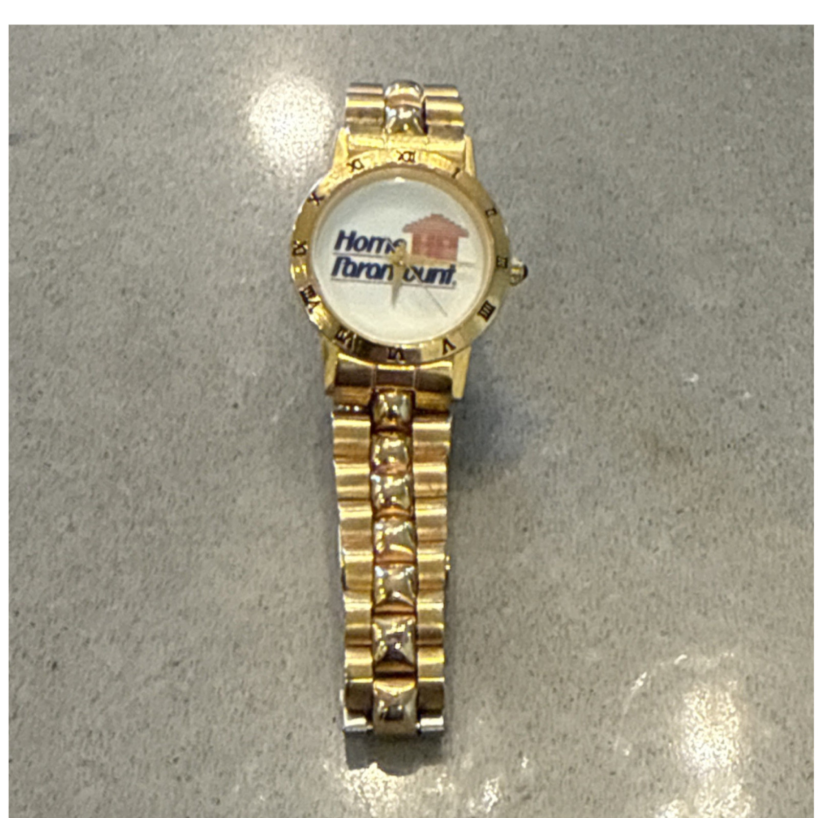 Image Watches Unisex Analog Quartz Home Paramount Gold Silver Water-Resistant