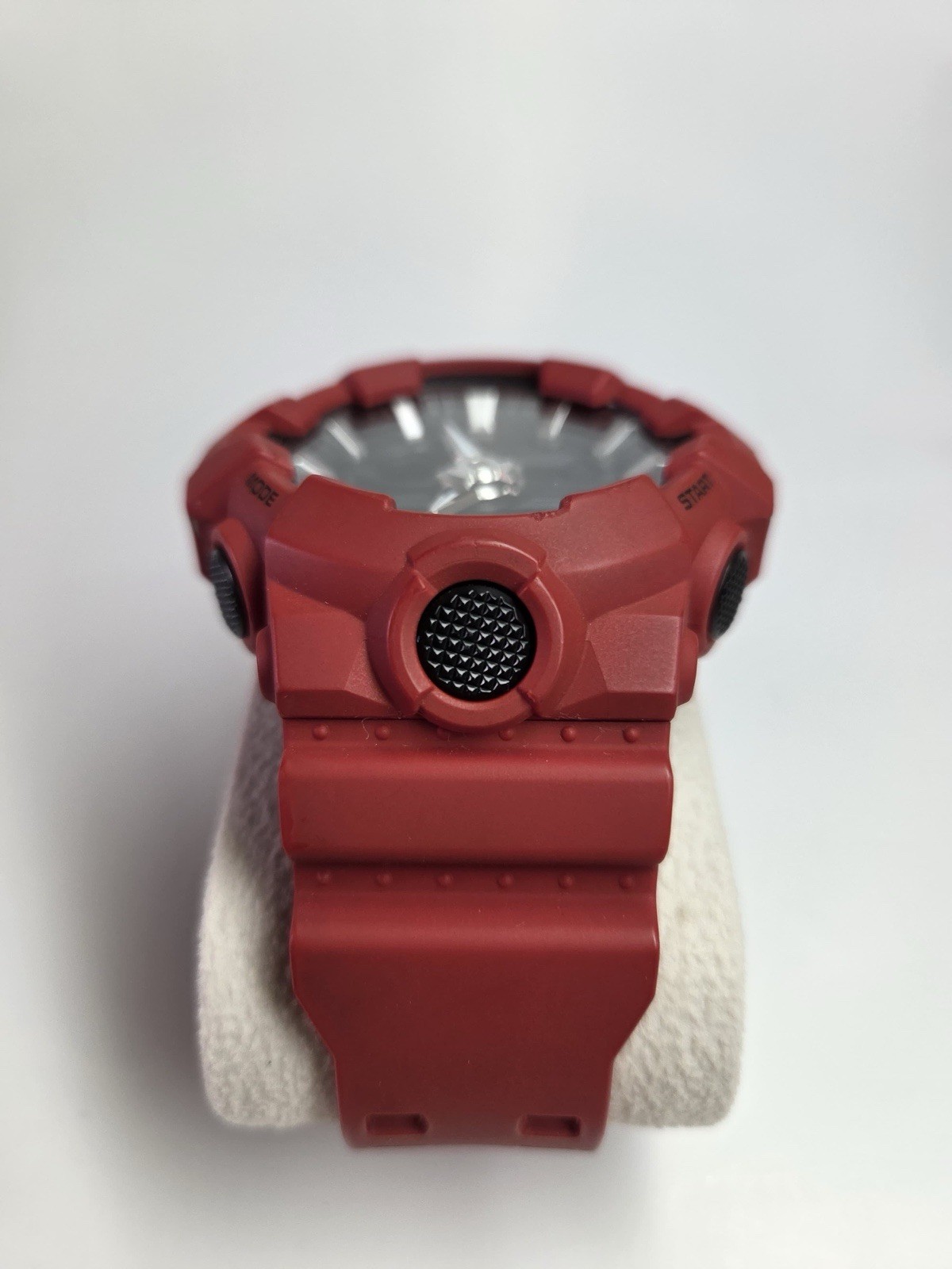 Casio G-Shock GA-700-4A 5522 Red Analog Digital Watch 200M Illuminator Works