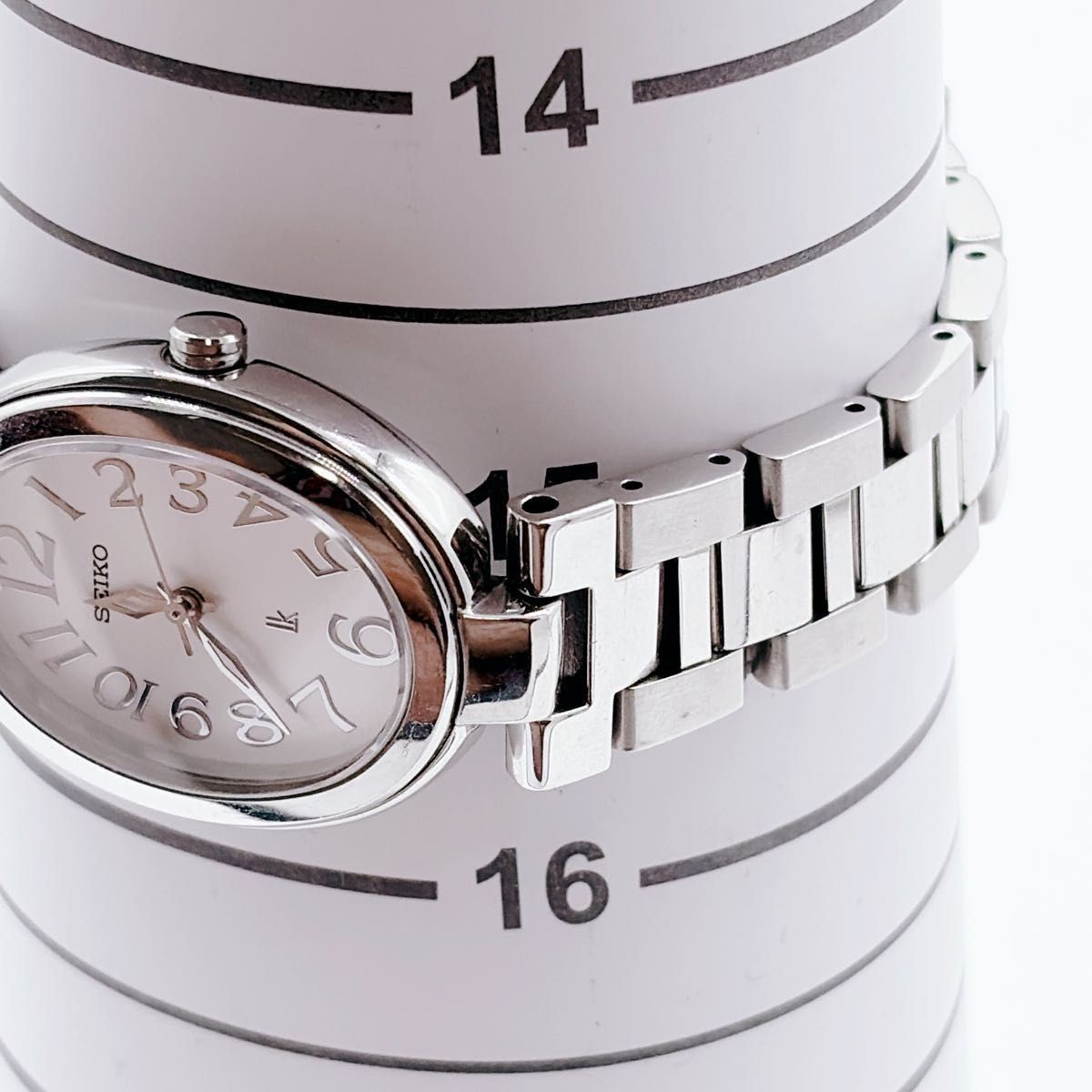 Seiko Quartz Ladies Watch Oval Silver Dial Stainless Japan