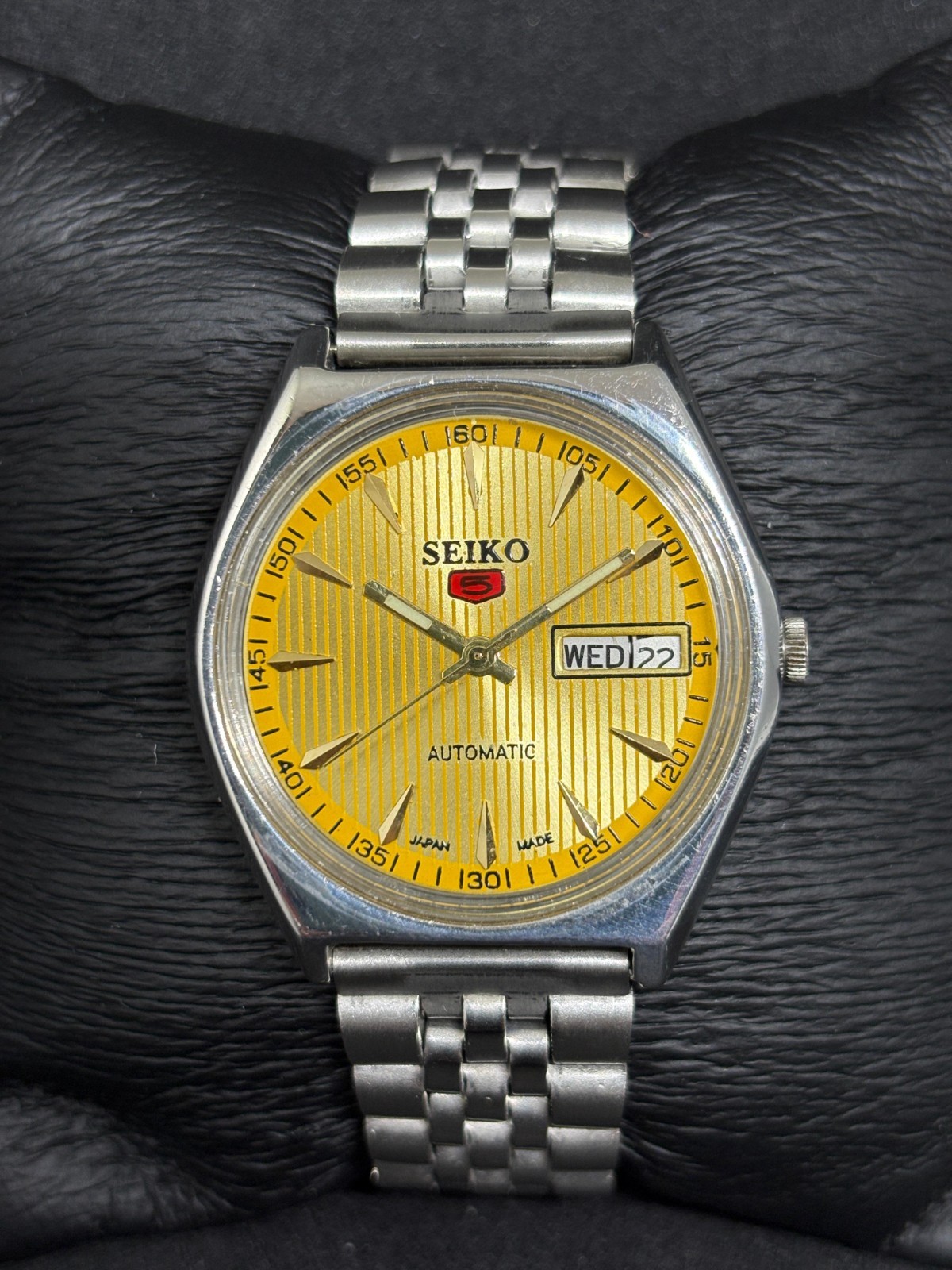 Vintage Seiko 5 Automatic Day/Date Japanese Men’s Wrist Watch