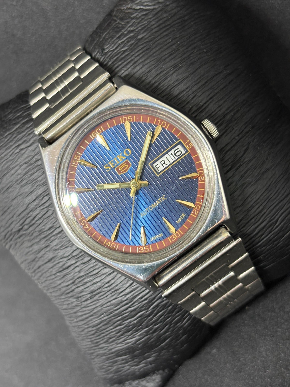 Vintage Seiko 5 Automatic Day/Date Japanese Men’s Wrist Watch