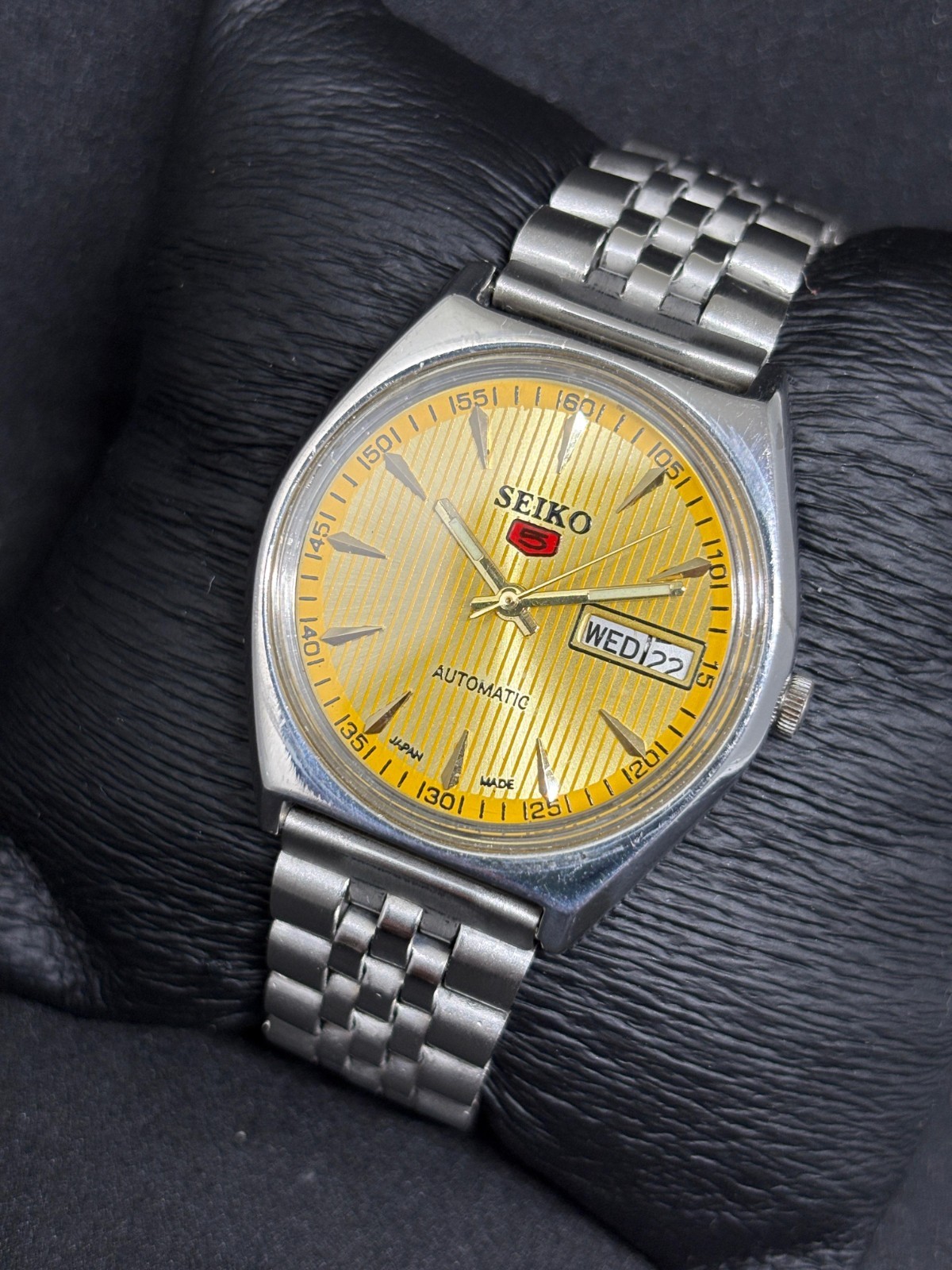 Vintage Seiko 5 Automatic Day/Date Japanese Men’s Wrist Watch