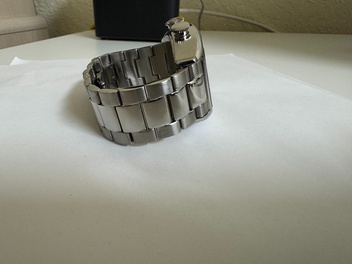 Men’s Swiss legend stainless steel tonneau shape chronograph watch RARE