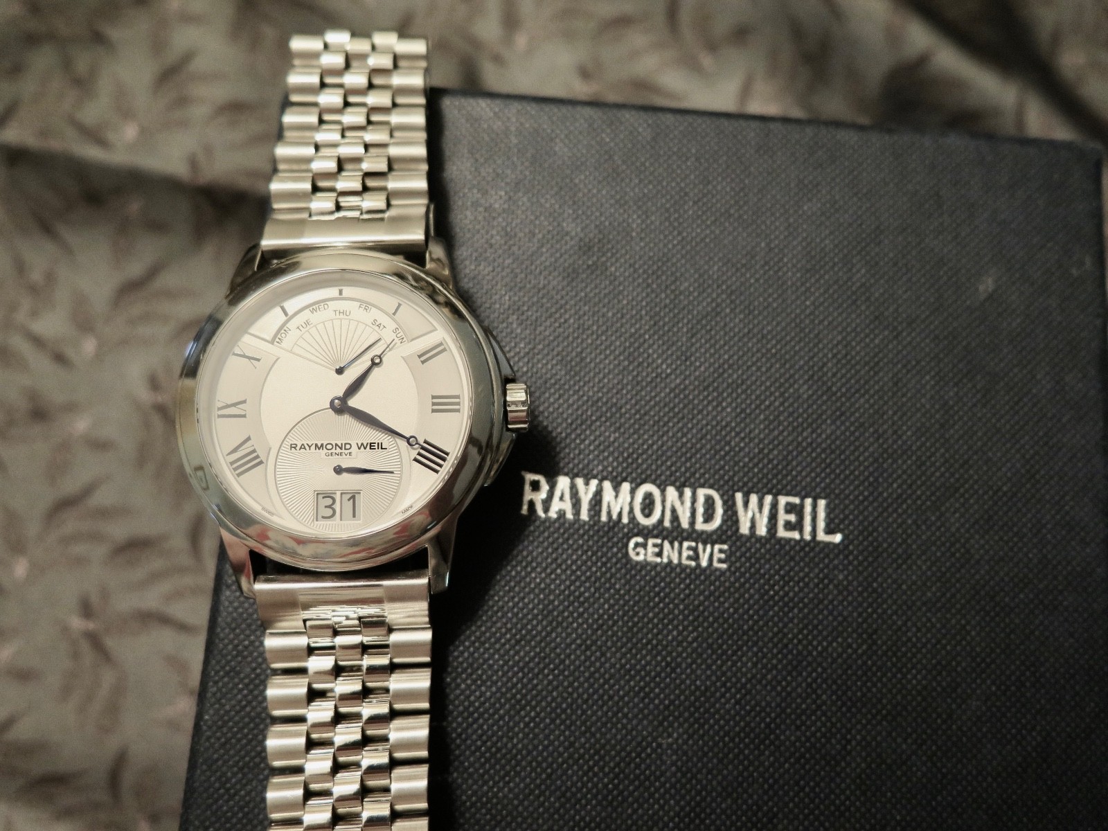 Raymond Weil Mens Watch – Tradition Big Date/Day of Week #9577