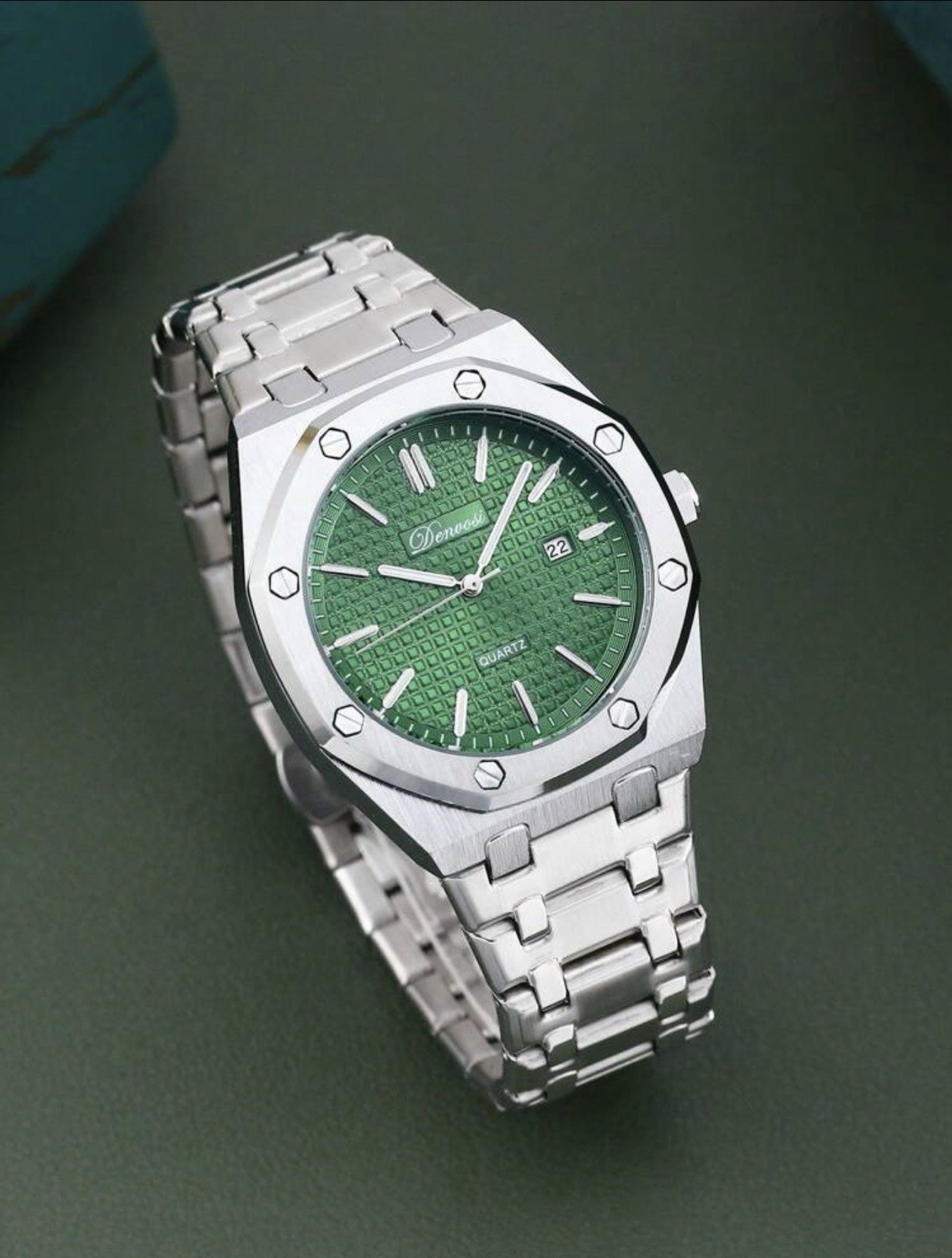 Denooa Men’s Quartz Wristwatch Green Tapisserie Dial Date Silver Bracelet