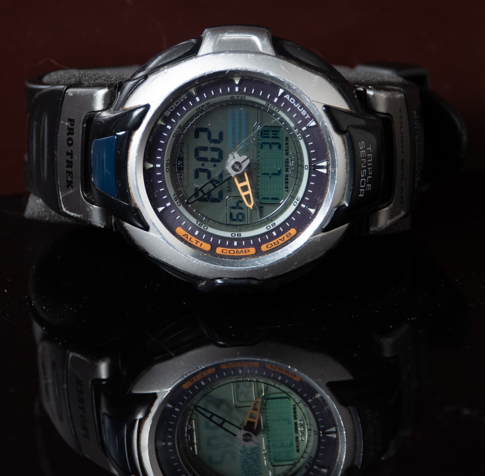 Casio Pro Trek PRG-60 Solar Power Triple Sensor Watch Good Battery Fully working