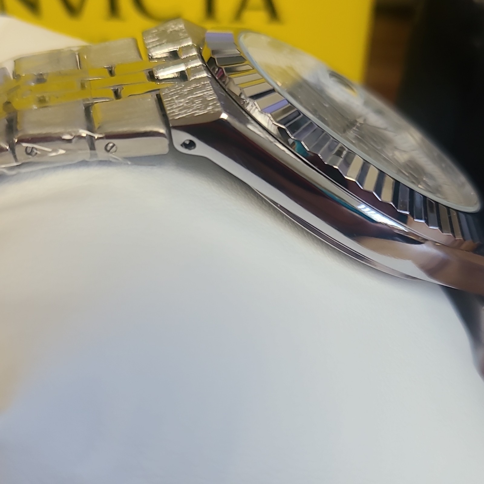 Invicta 69860 40mm Silver Dial Fluted Bezel Date Looks Like Land Dweller