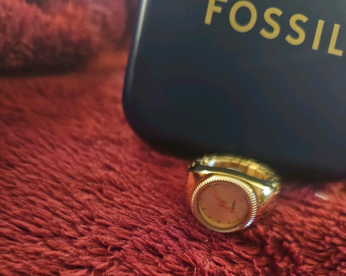 Fossil Women’s Watch Ring Two-Hand Gold-Tone Stainless Steel 15mm – Yellow