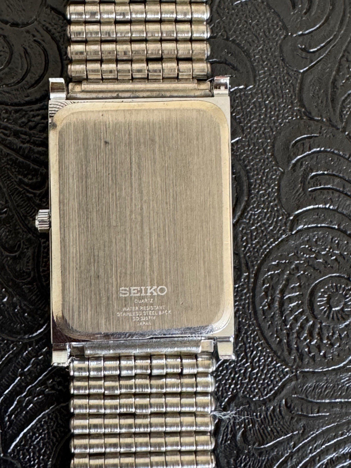 RARE YELLOW DIAL WITH SILVER CASE Vintage Seiko Slim Quartz Men’s Wrist Watch