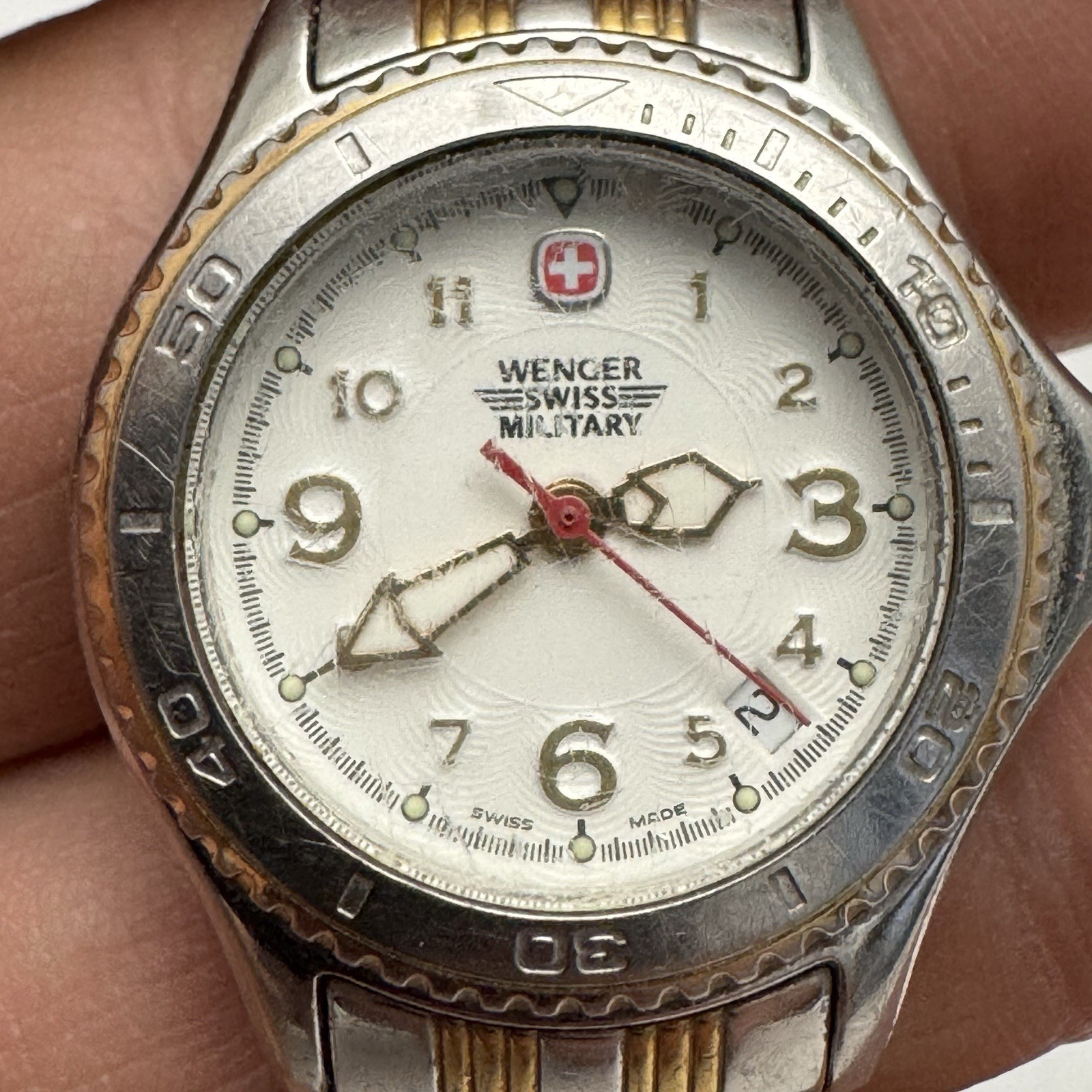 Wenger Swiss Military Watch 28mm Women’s 79095 Mineral Crystal Needs Battery