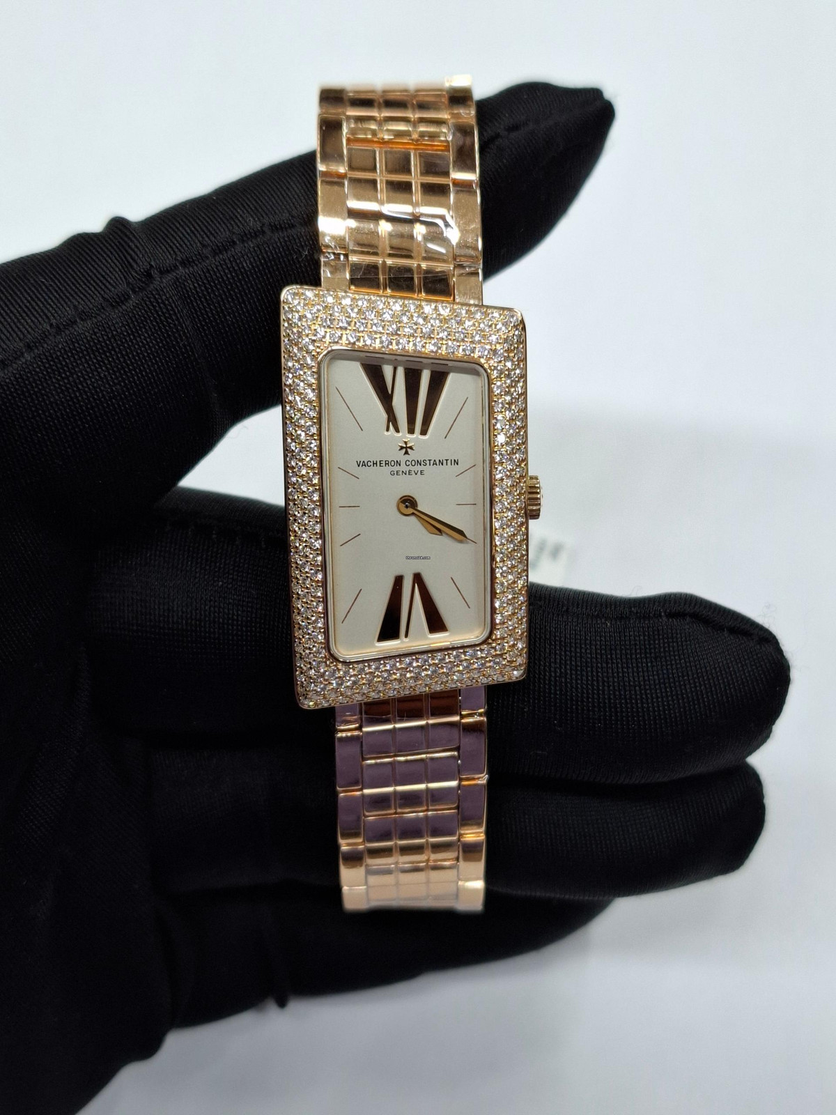 Vacheron Constantin 1972 Quartz Rose Gold 21×37.7mm