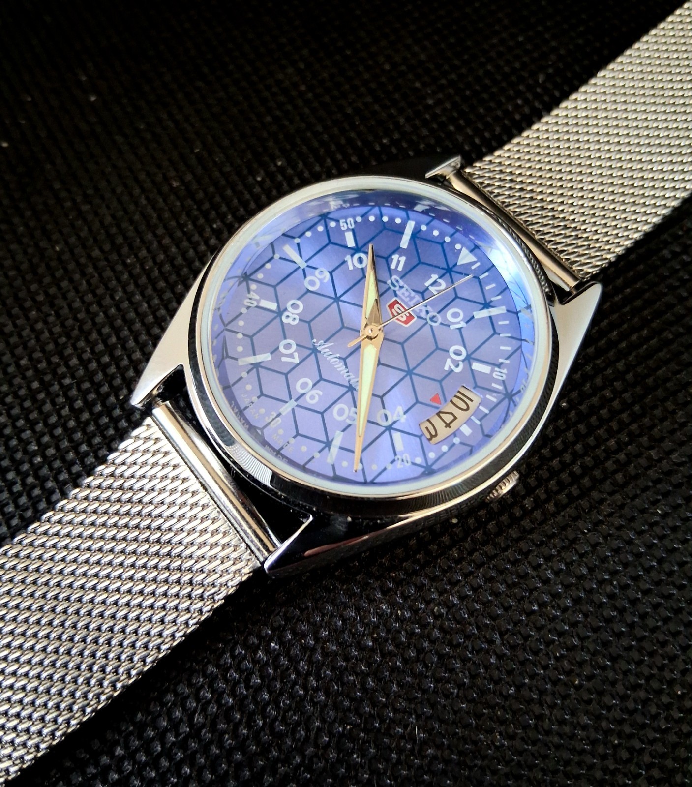 Vintage Seíko Automatic Geo Dial Date Men’s Watch Exhib Mod