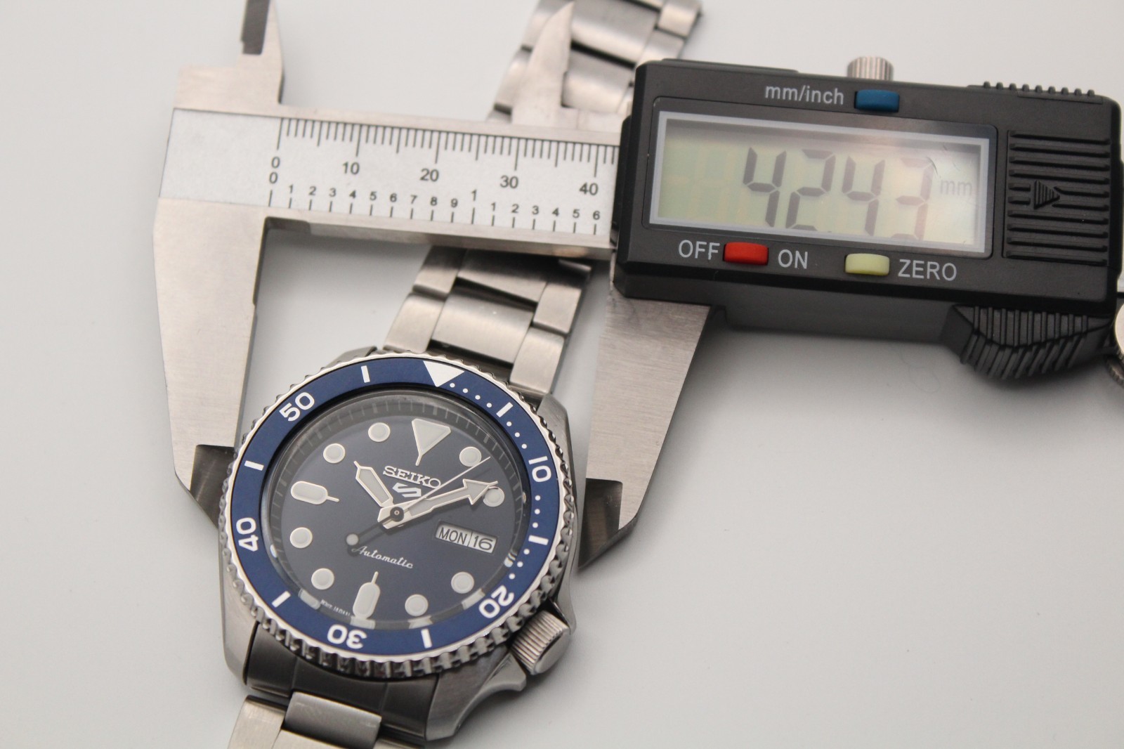 Seiko 5 Sports SRPD51 Automatic Blue Dial 4R36 | Original Bracelet | Excellent