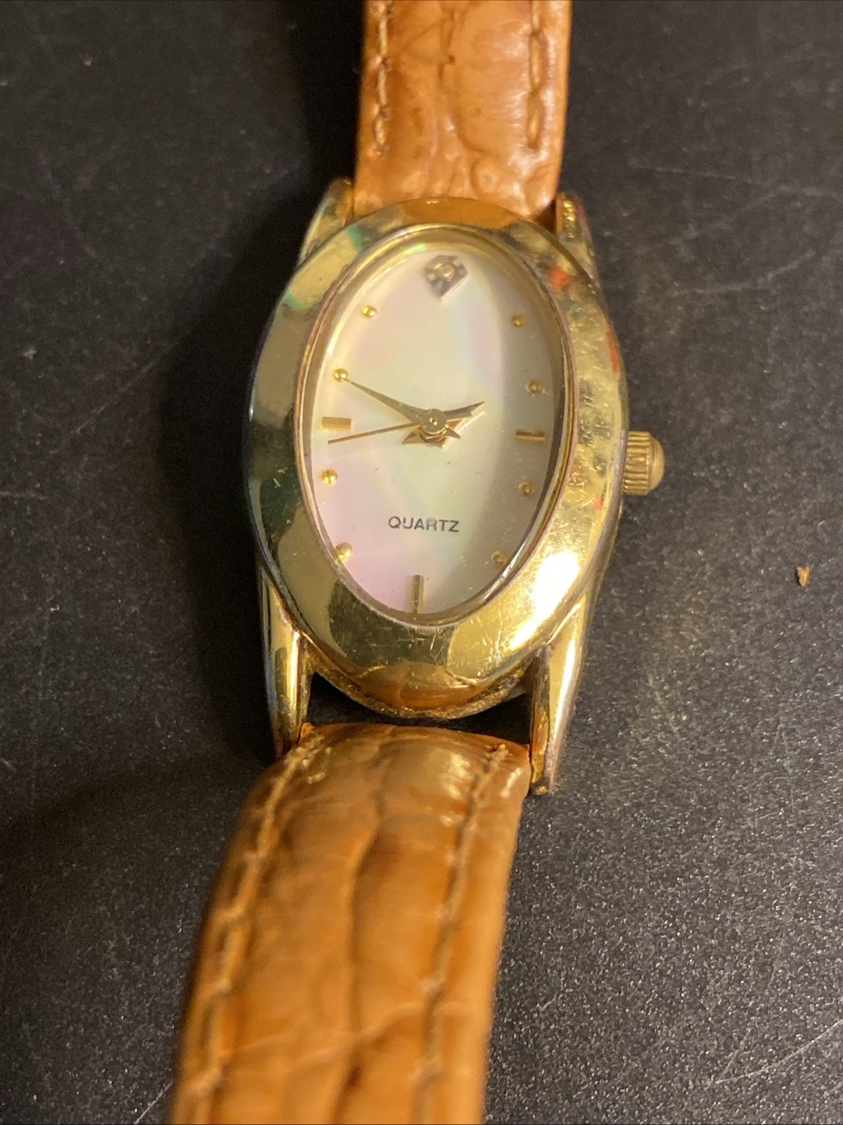 ADVANCE Quartz Wristwatch Gold Tone Oval Mother of Pearl Dial New Battery