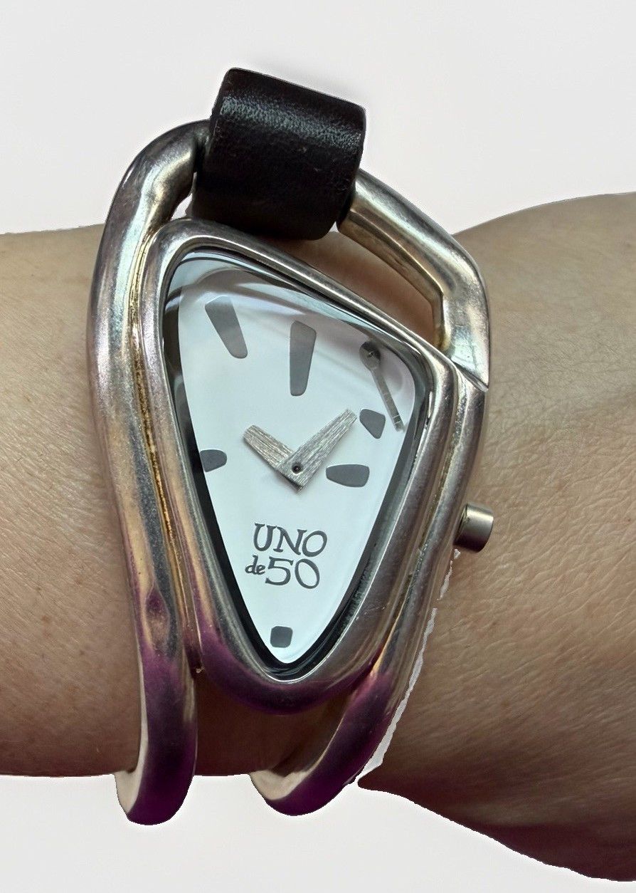 UNOde50 Women’s Quartz Analog Watch Silver Triangle Case Black Leather.