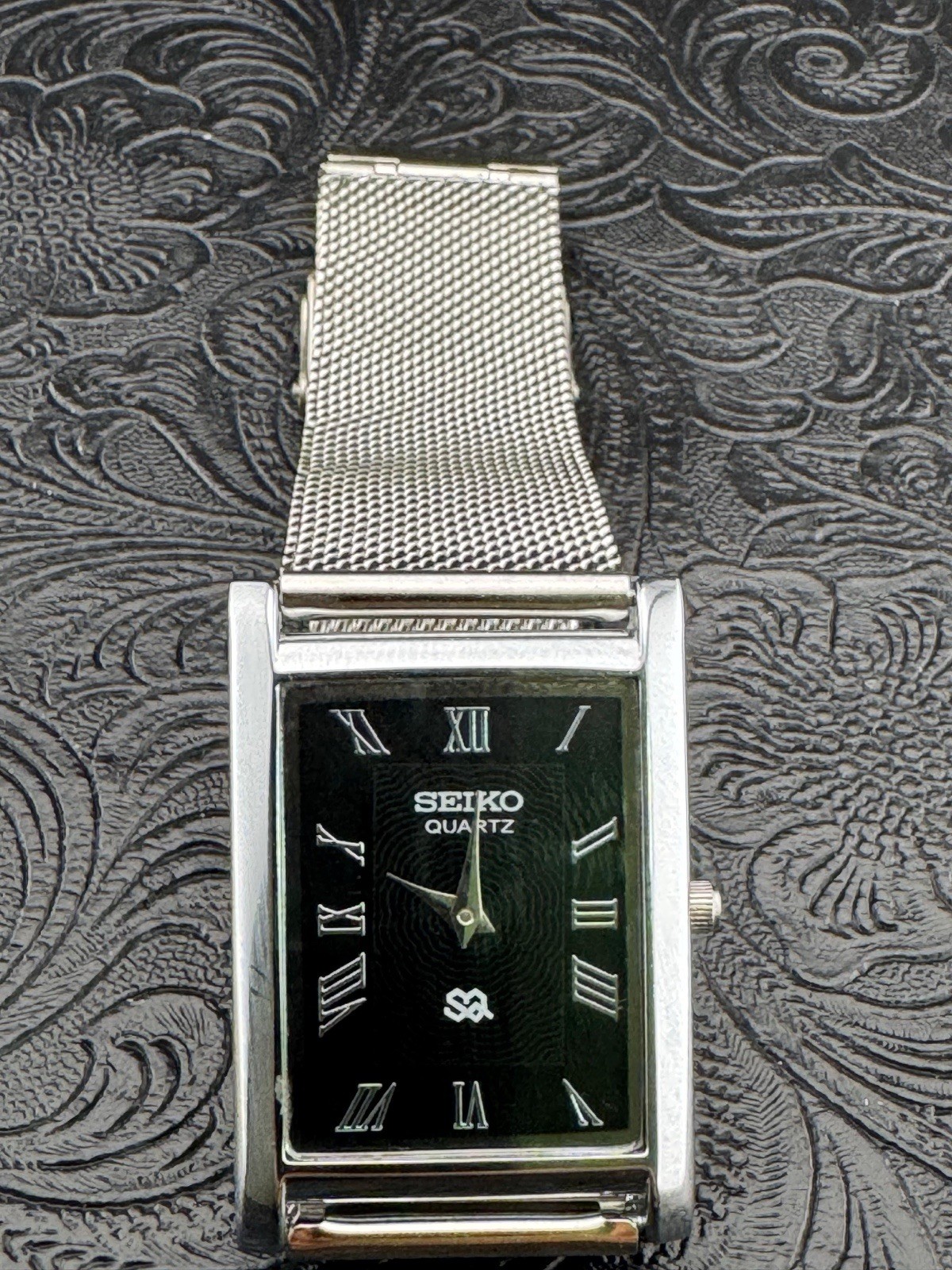 BLACK DIAL Vintage Seiko Slim Quartz Men’s Wrist Watch
