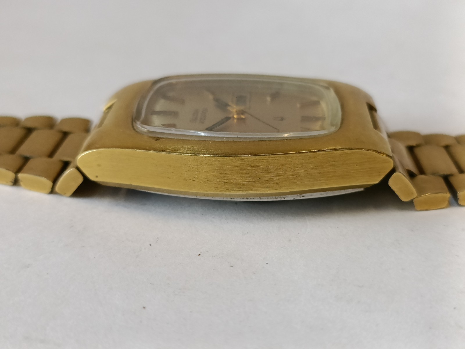 NOT WORKING REPAIR SPARE FOR PARTS BULOVA ACCUTRON QUARTZ SWISS MEN’S