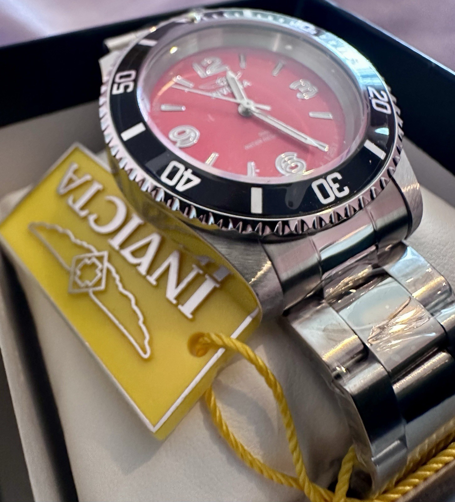 Invicta Specialty Rowan Men’s Watch – 40mm, Steel, Red Dial, Black Bezel ?