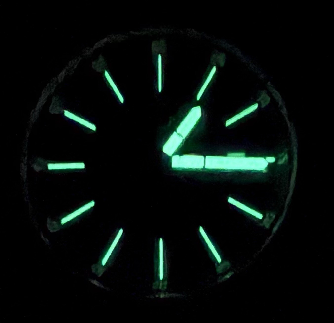 52mm Auto Slvrtn & Black Silicone Strap | Cushion Case | Black Dial CROTON Watch