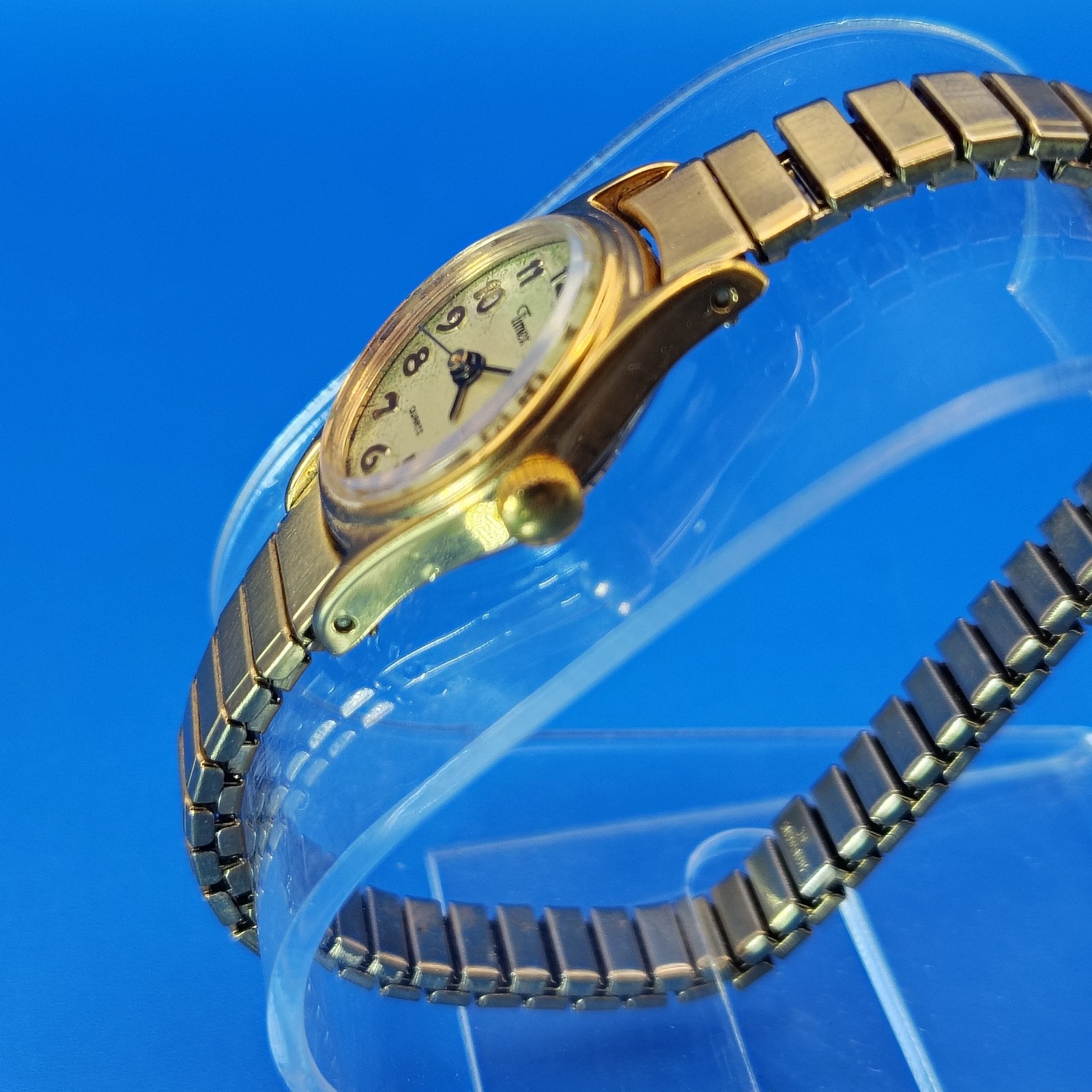 Vintage 1997 Timex Oval 20mm Women’s Quartz Watch Stretch Bracelet Size 5-8