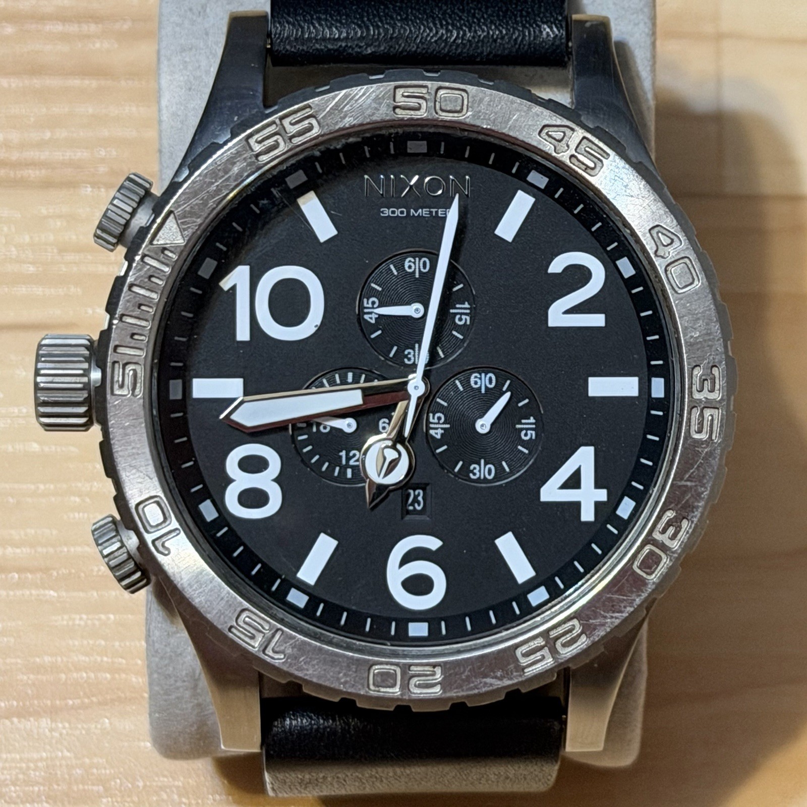 Nixon The 51-30 Chrono Simplify Leather Chronograph Men’s Analog Watch RUNS READ