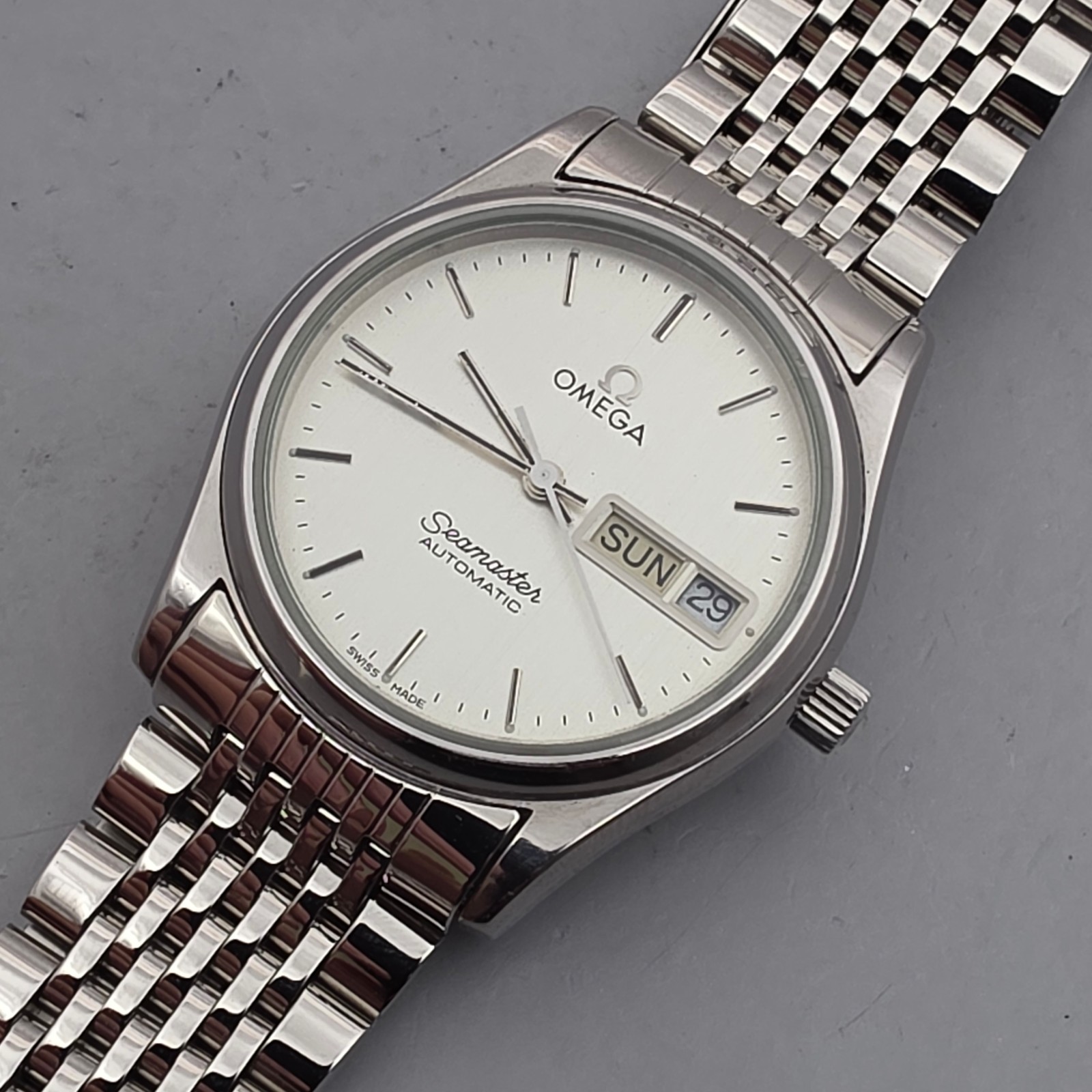 Vintage OMEGA Seamaster men’s automatic watch Ref:166.0278 day/date swiss 1982