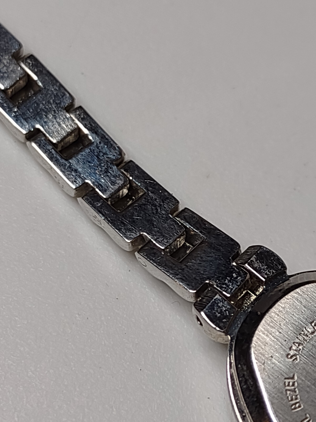7.5 Inch Jaclyn Smith Silver Tone Watch With Mother Of Pearl Dial