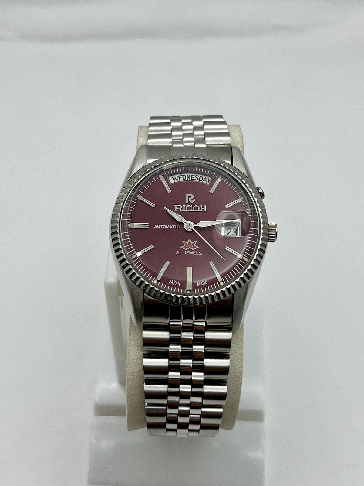 Ricoh President 061121 Automatic 21 Jewels Cherry Dial Men’s Wristwatch Japan.
