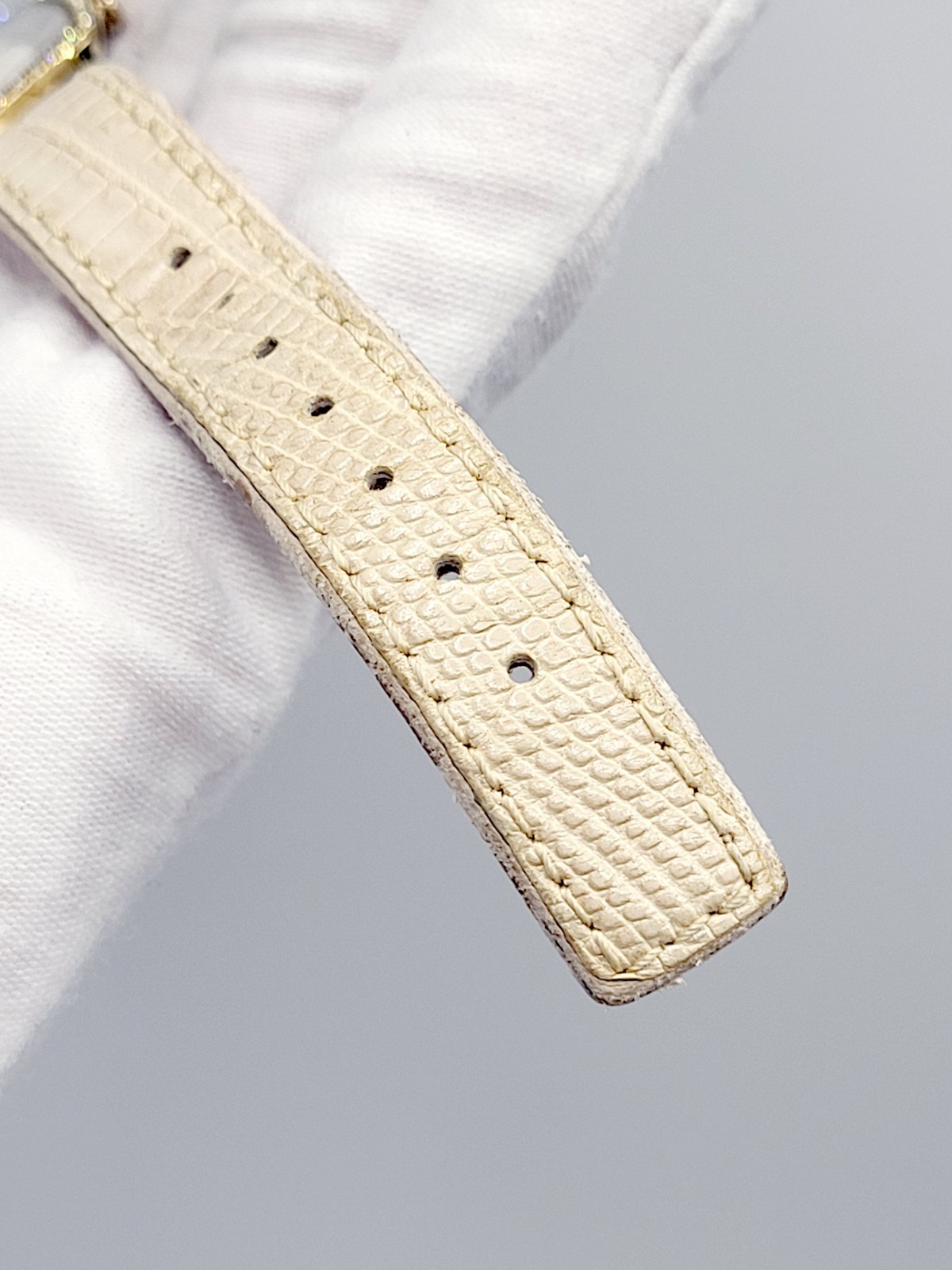 28mm Skagen MK348SGLT8B Mother of Pearl Dial Beige Leather Strap Women’s Watch