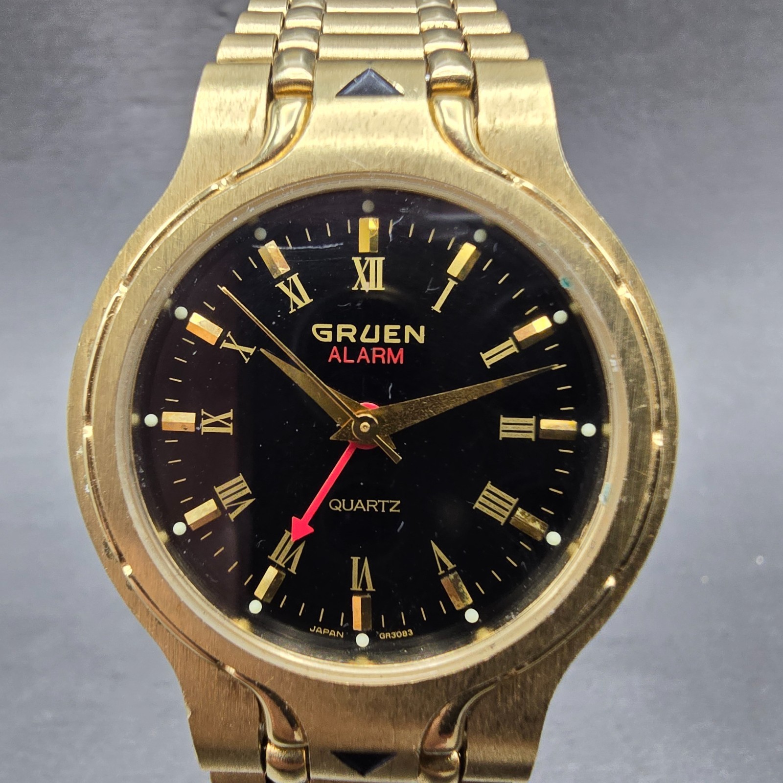 Gruen Alarm Watch Men 33mm Black Dial Gold Tone Round 321-6L71 New Battery