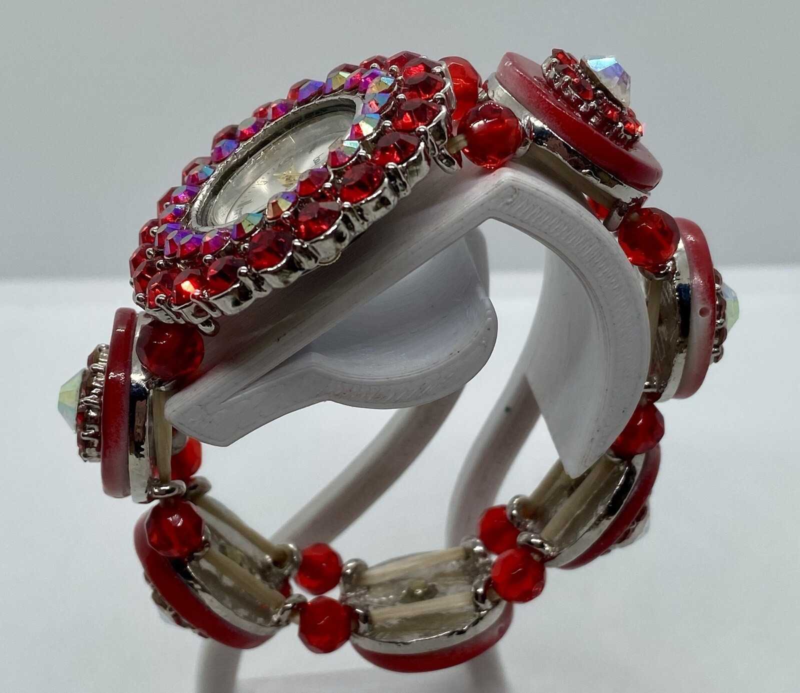 NEW BAY STUDIO LADIES Watch Fresh Battery Beautiful Red/Clear Crystal Bracelet