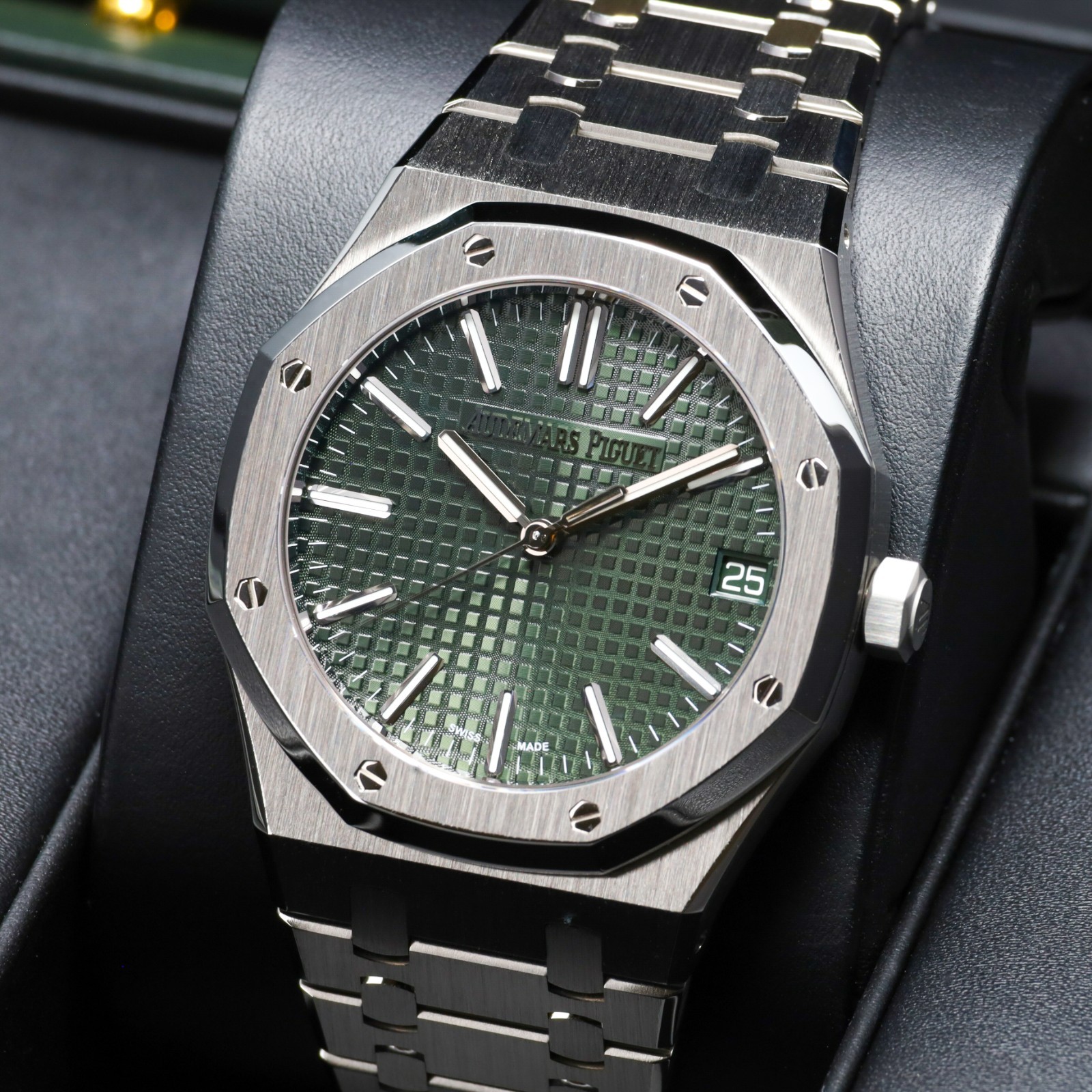 Audemars Piguet Royal Oak 2025 41mm Green Tapisserie Dial Royal Oak 15510ST