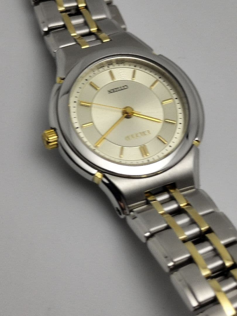 Brand new Citizen Exceed year difference quartz new 3330 for women