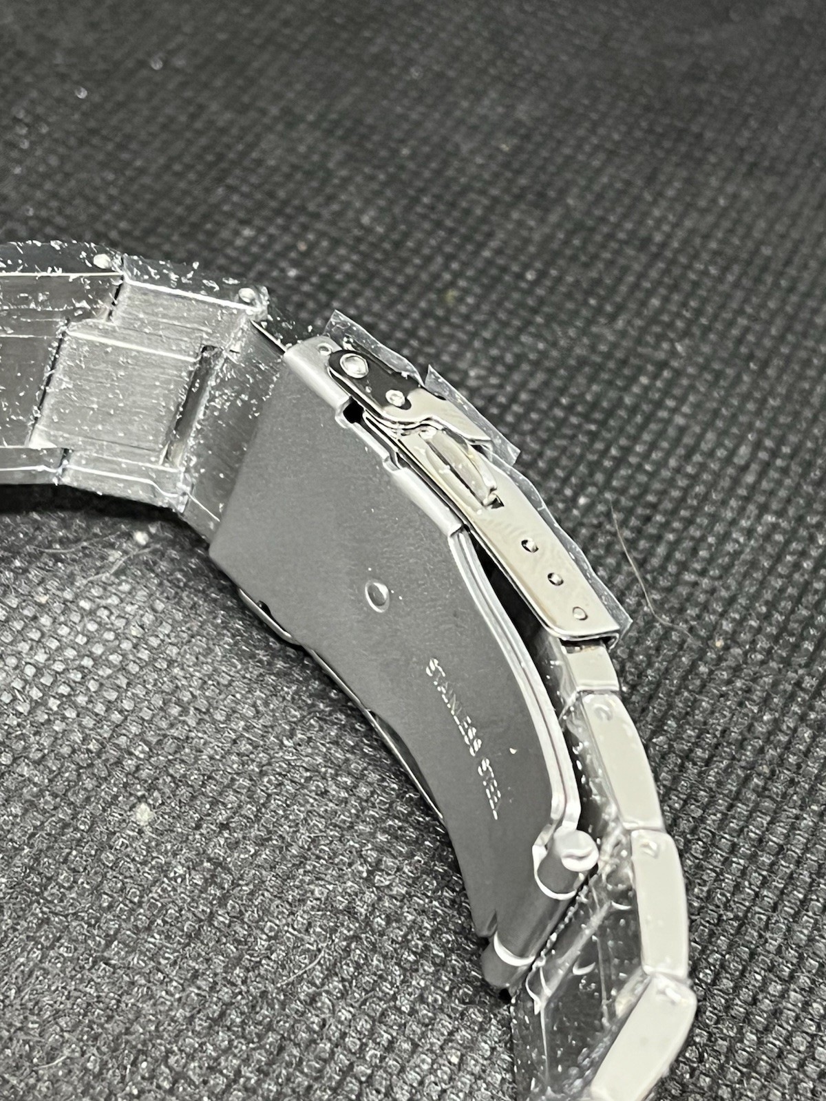 Daniel Klein Exclusive Men Black Watch Steel Plating 5 ATM Silver Tone Day Date