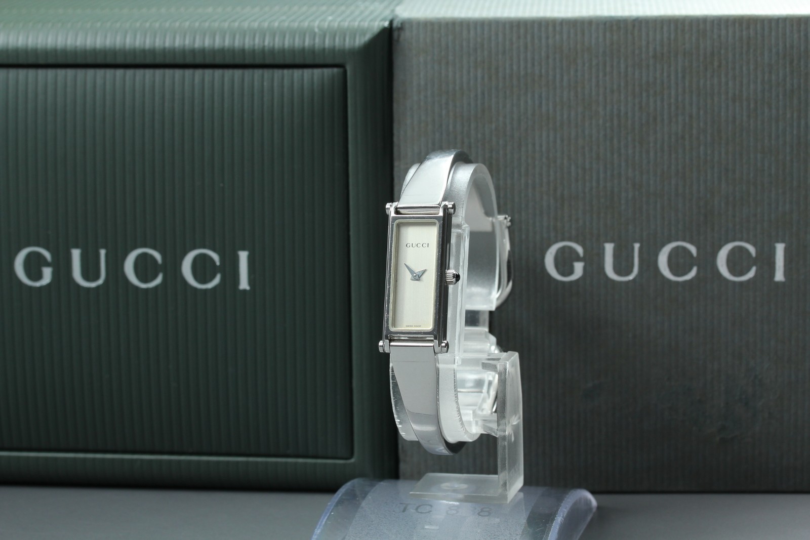 [Near MINT] Gucci 1500L 12mm Silver Dial Quartz Bangle Women’s Watch From JAPAN