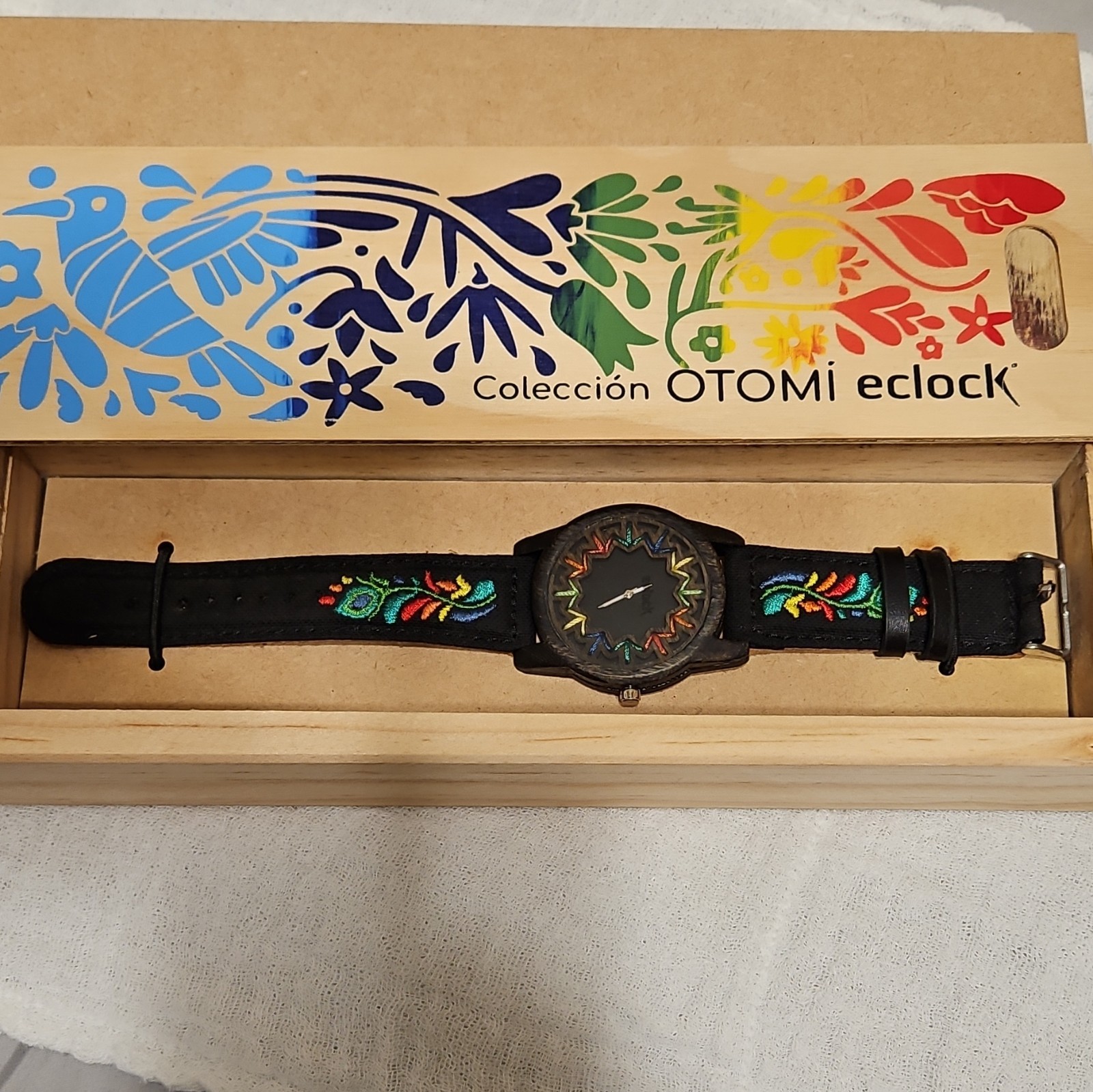 Men’s watch, handcrafted, featuring wood embroidery