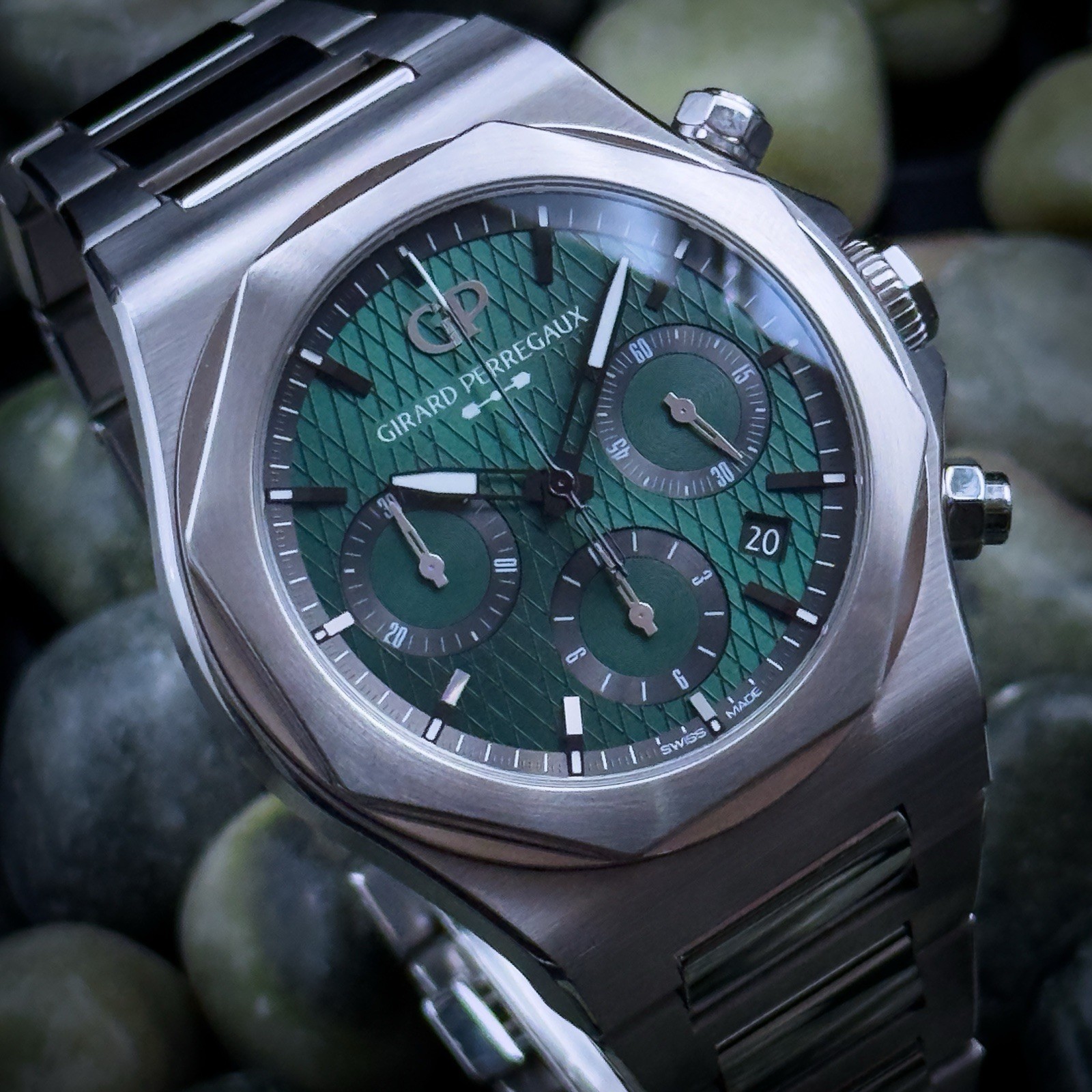 Girard Perregaux Lareato 1/188 Aston Martin Edtion Chronograph 81020-11-001-11A