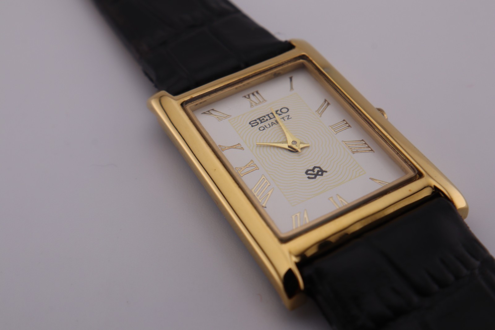 Vintage Seiko Slim Quartz Men’s Wrist Watch – Comes With New Battery, New Strap